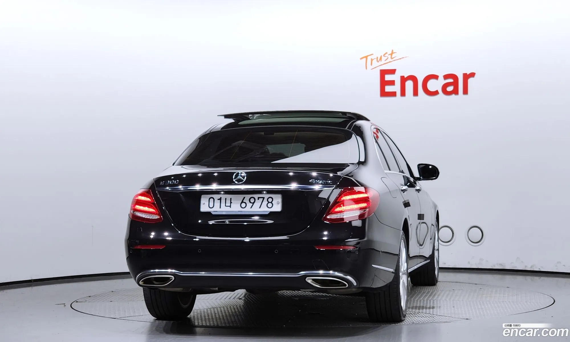 Mercedes E-Class W213 E300 4Matic Exclusive - фотография 19067843