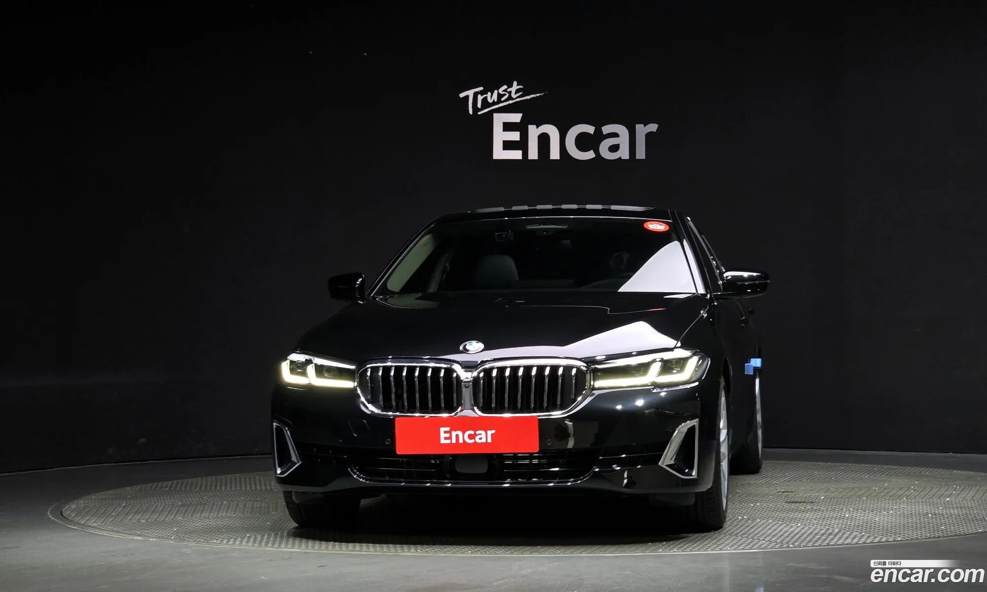 BMW 5 Series G30 530I xDrive Luxury - фотография 17409550