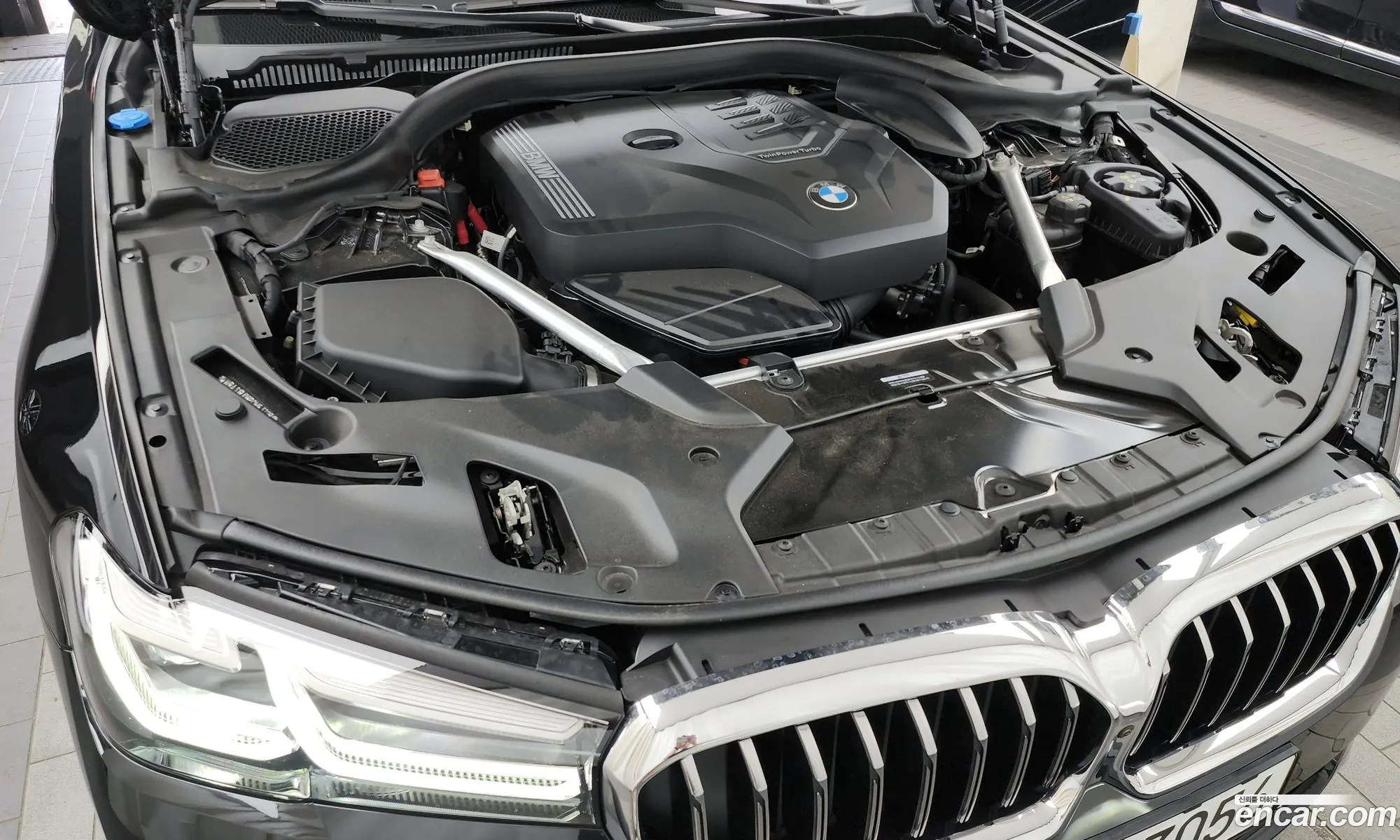 BMW 5 Series G30 530I xDrive Luxury - фотография 17409553