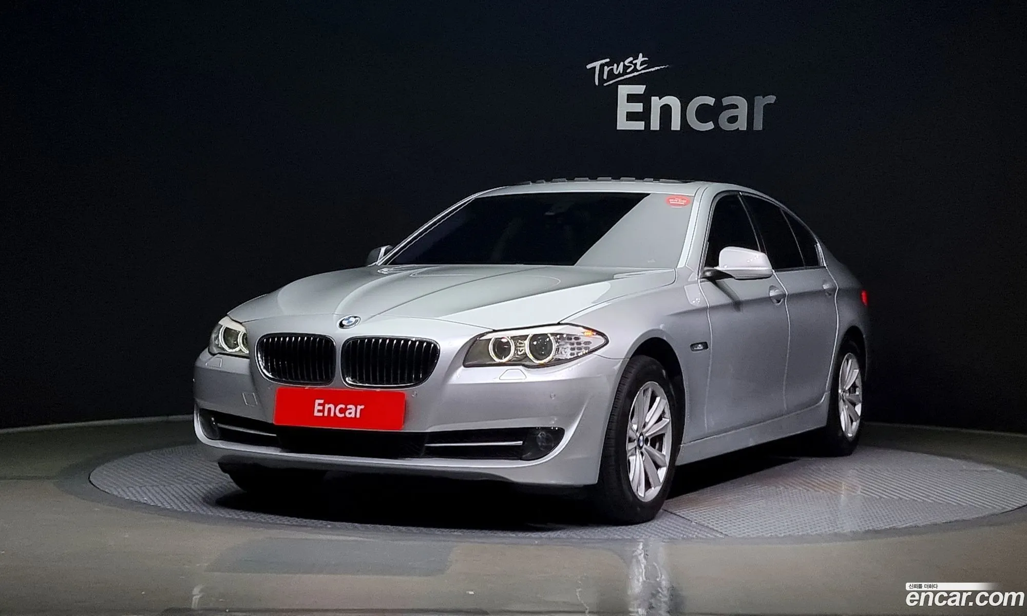 BMW 5 Series F10 520D - фотография 7684927
