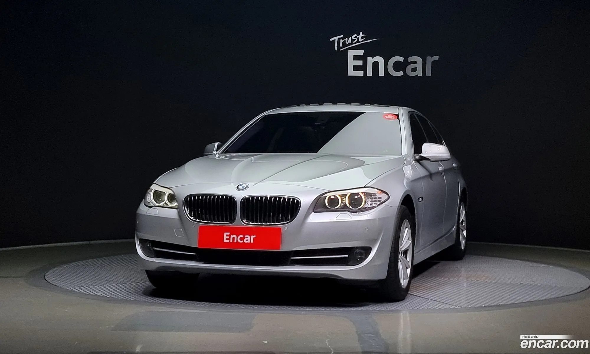 BMW 5 Series F10 520D - фотография 7684929