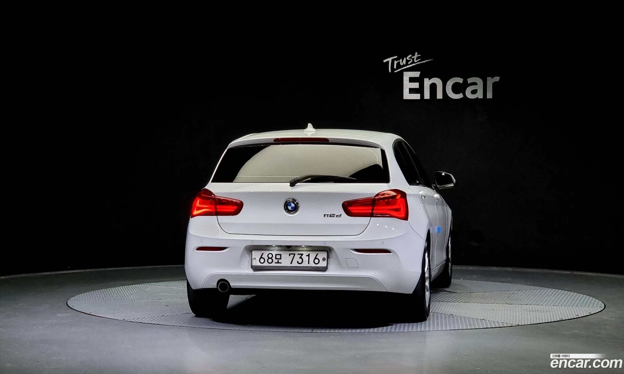 BMW 1 Series F20 118D Joy 5-Door - фотография 7684943