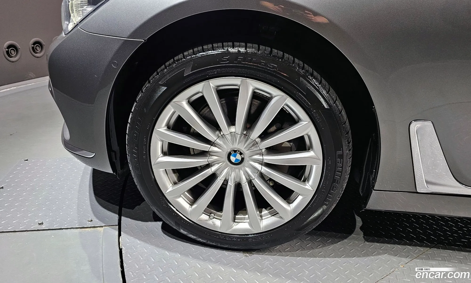 BMW 7 Series G11 730Ld xDrive - фотография 8456786