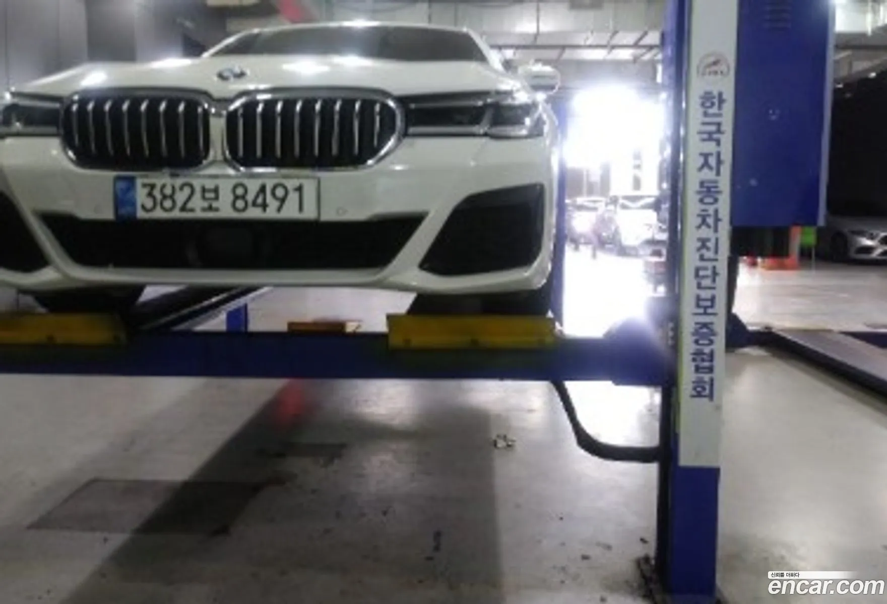 BMW 5 Series G30 530I xDrive M Sports - фотография 8455560