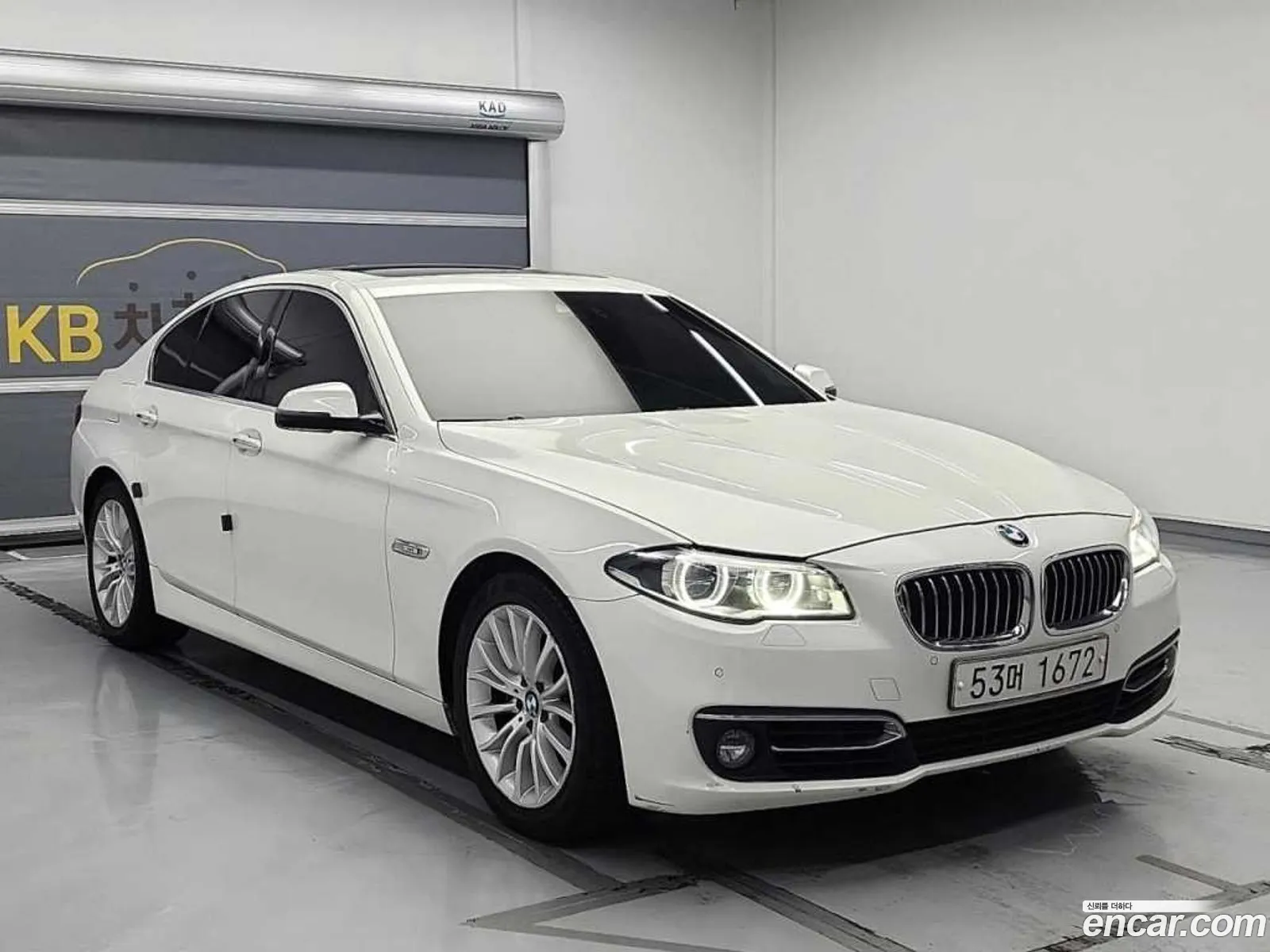 BMW 5 Series F10 520D Luxury Plus - фотография 6656736