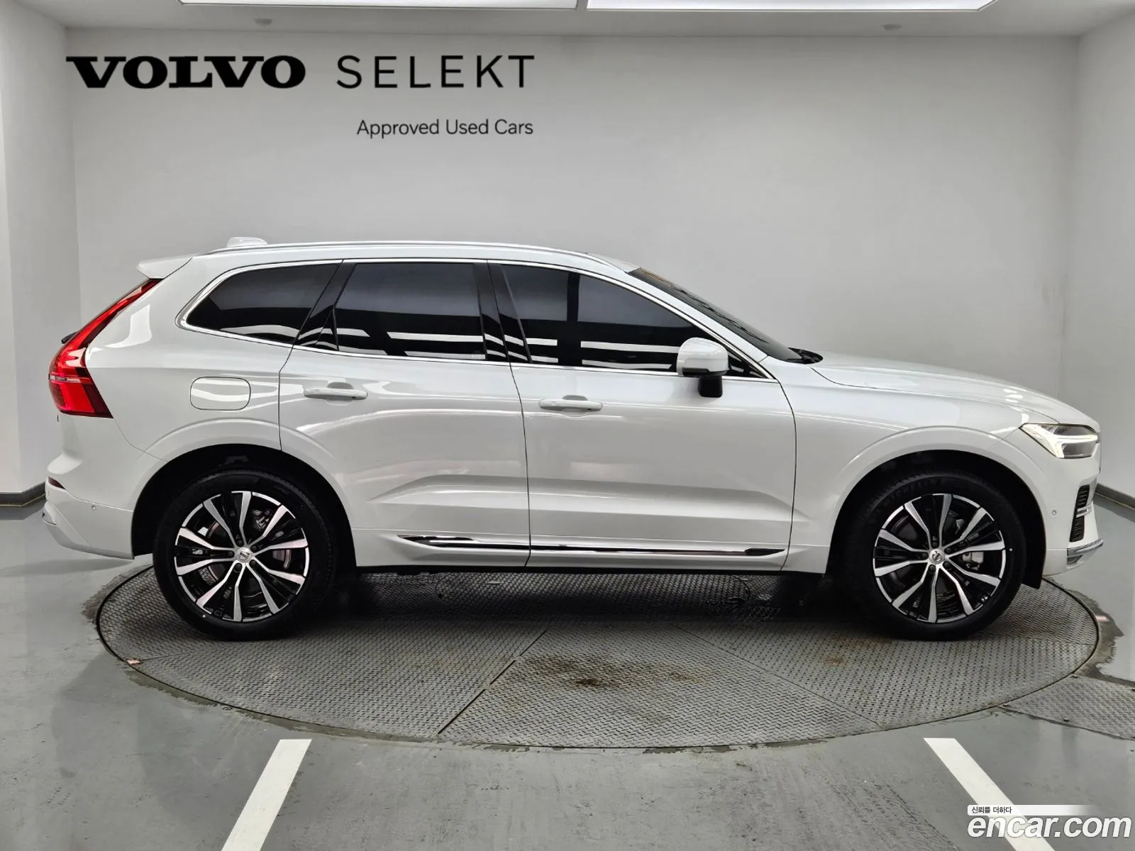 Volvo Xc60 2Nd Generation B6 Ultimate Bright - фотография 6338448