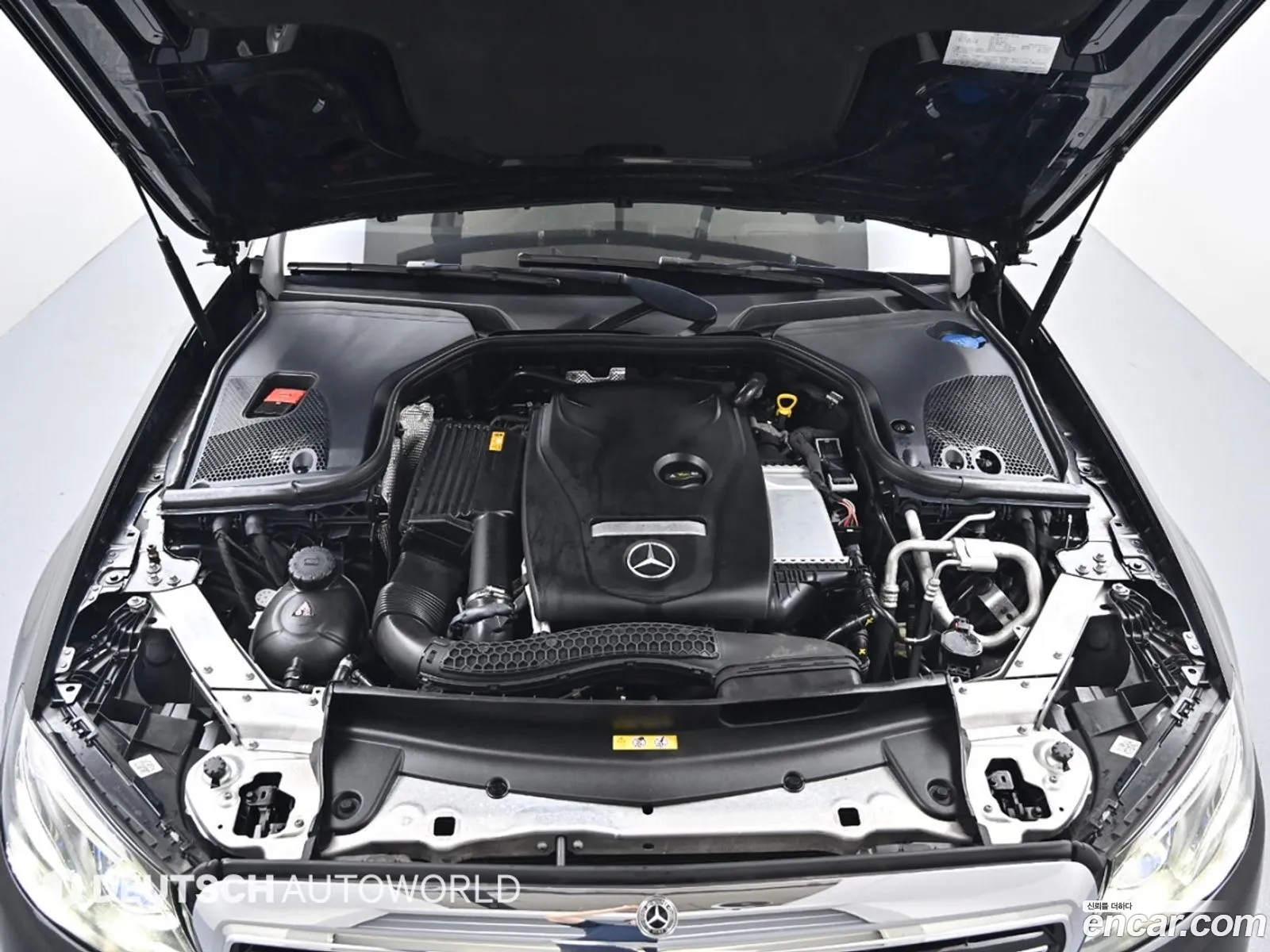 Mercedes E-Class W213 E300 4Matic Exclusive - фотография 19049555