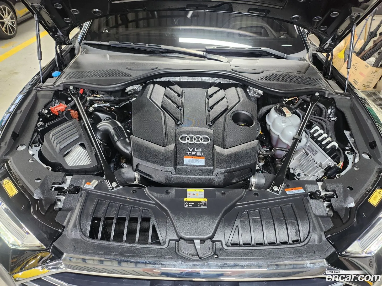 Audi A8 D5 55 Tfsi Quattro Lwb - фотография 381124