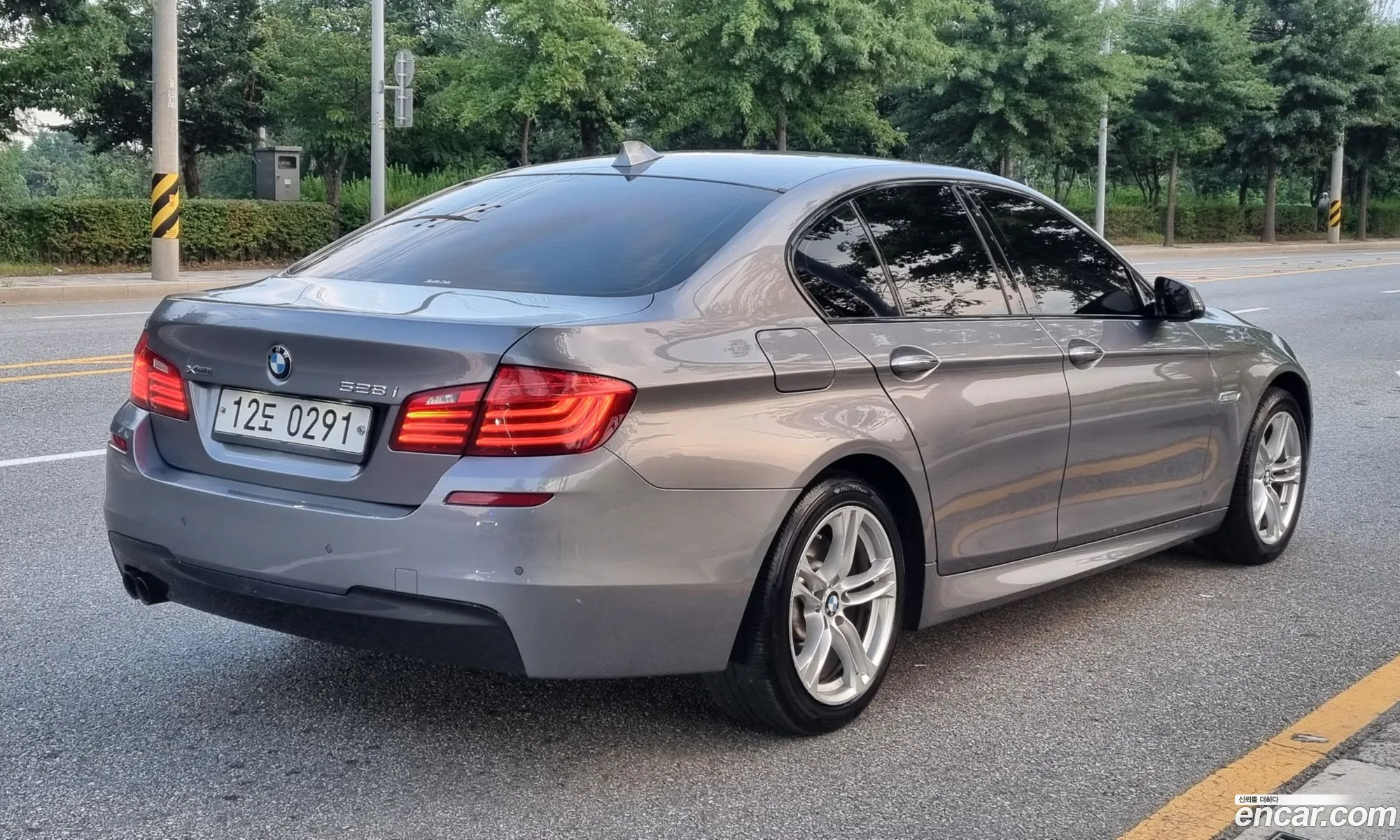 BMW 5 Series F10 528I xDrive M Aerodynamic Special Edition - фотография 18157376