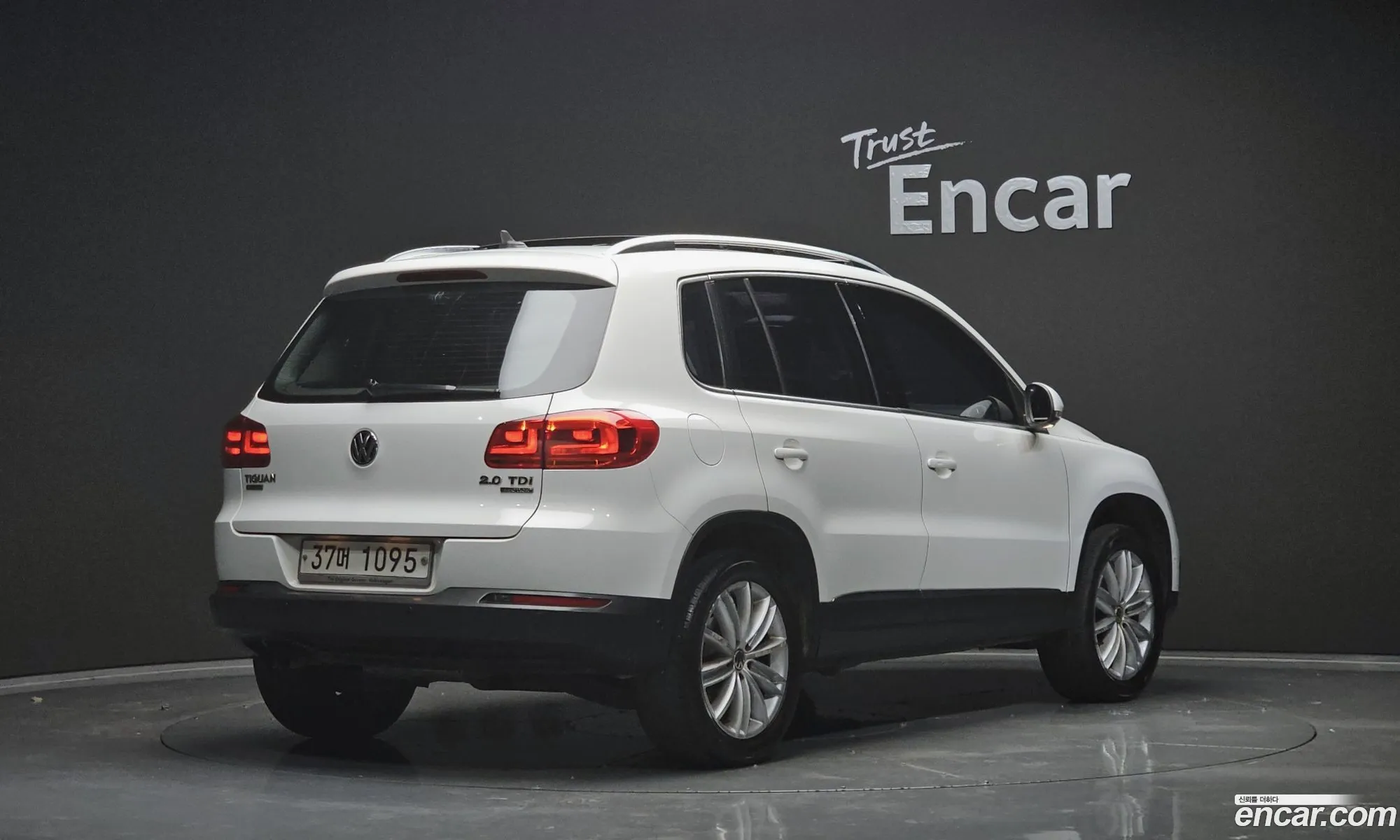 Volkswagen New Tiguan 20 Tdi Premium 5N - фотография 7820270