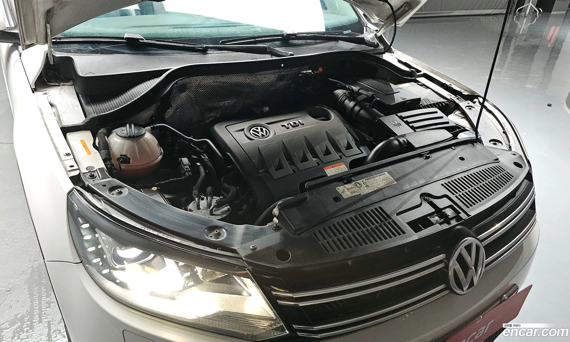 Volkswagen New Tiguan 20 Tdi Premium 5N - фотография 7820274