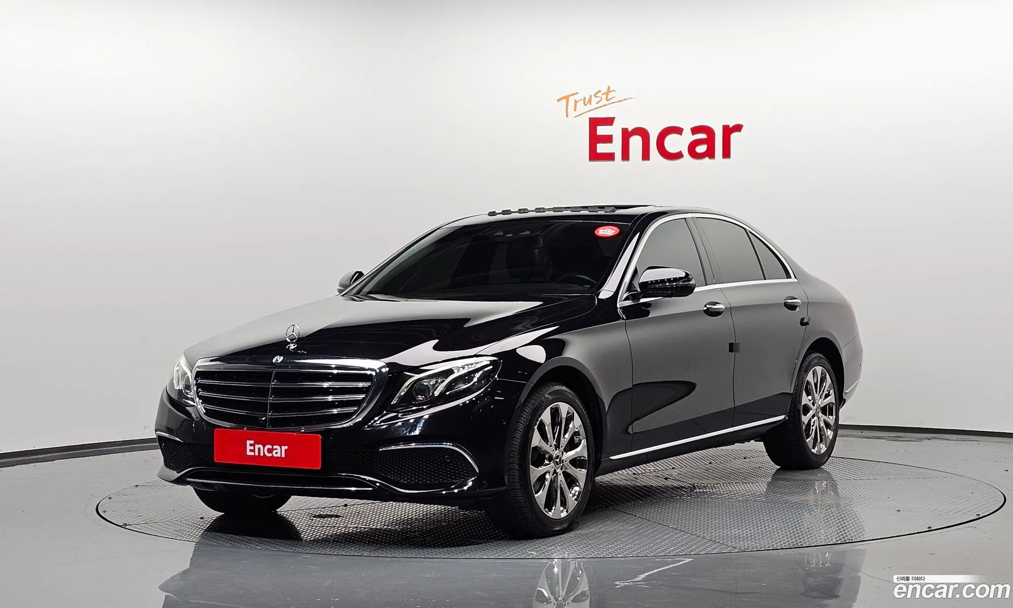 Benz E-Class W213 E300 4Matic Exclusive - фотография 19109804