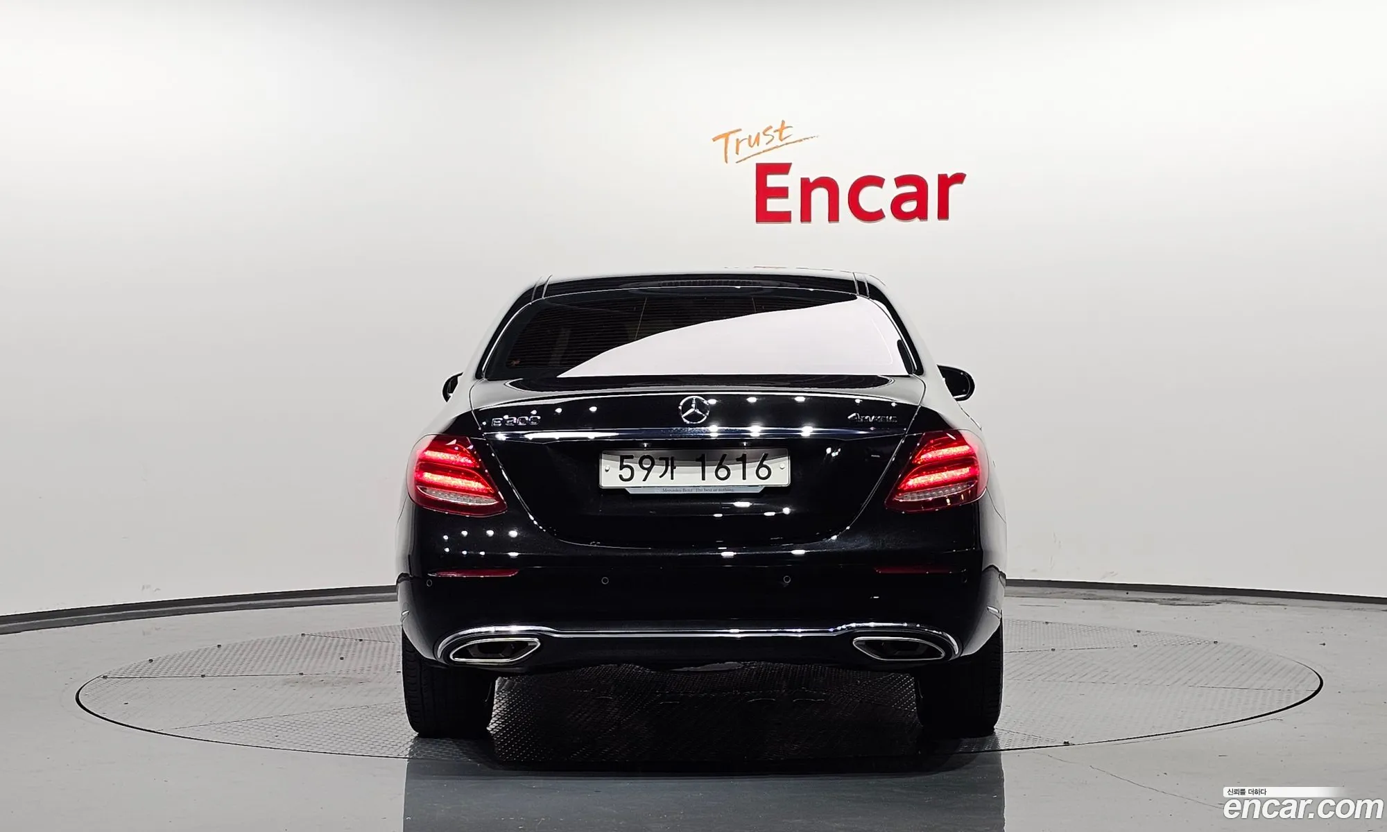 Benz E-Class W213 E300 4Matic Exclusive - фотография 19109807