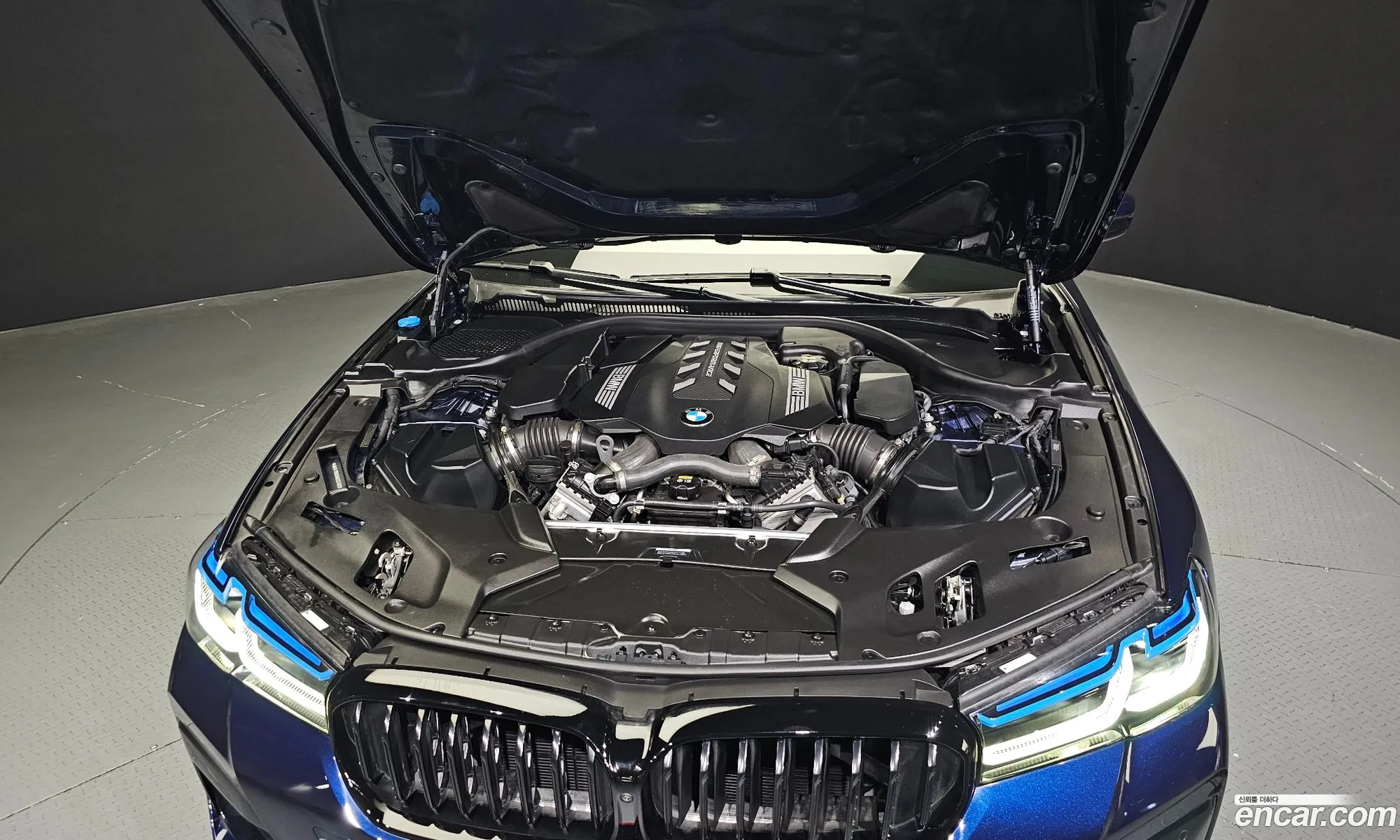 BMW 5 Series G30 M550I xDrive - фотография 6872971