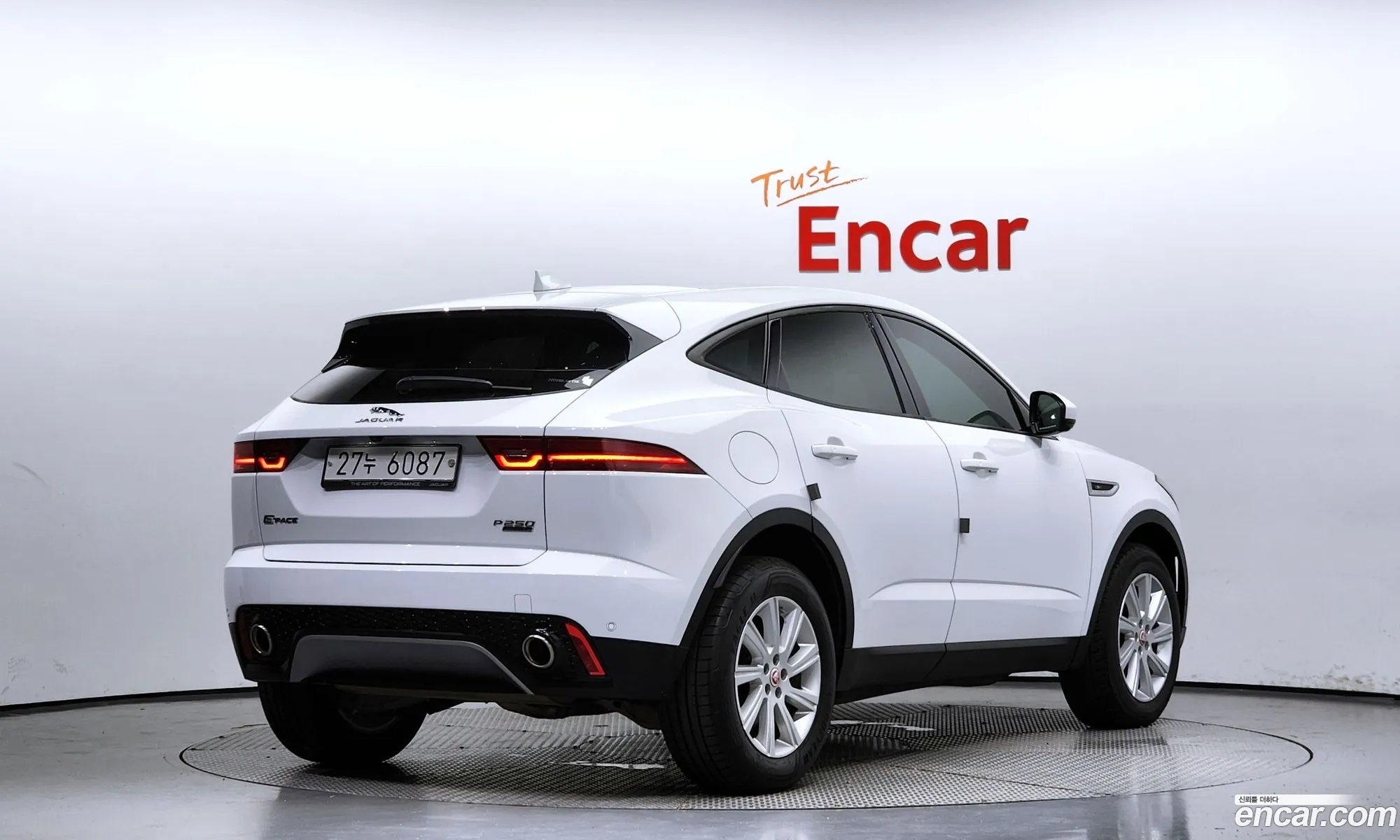 Jaguar E-Pace P250 S - фотография 3938972