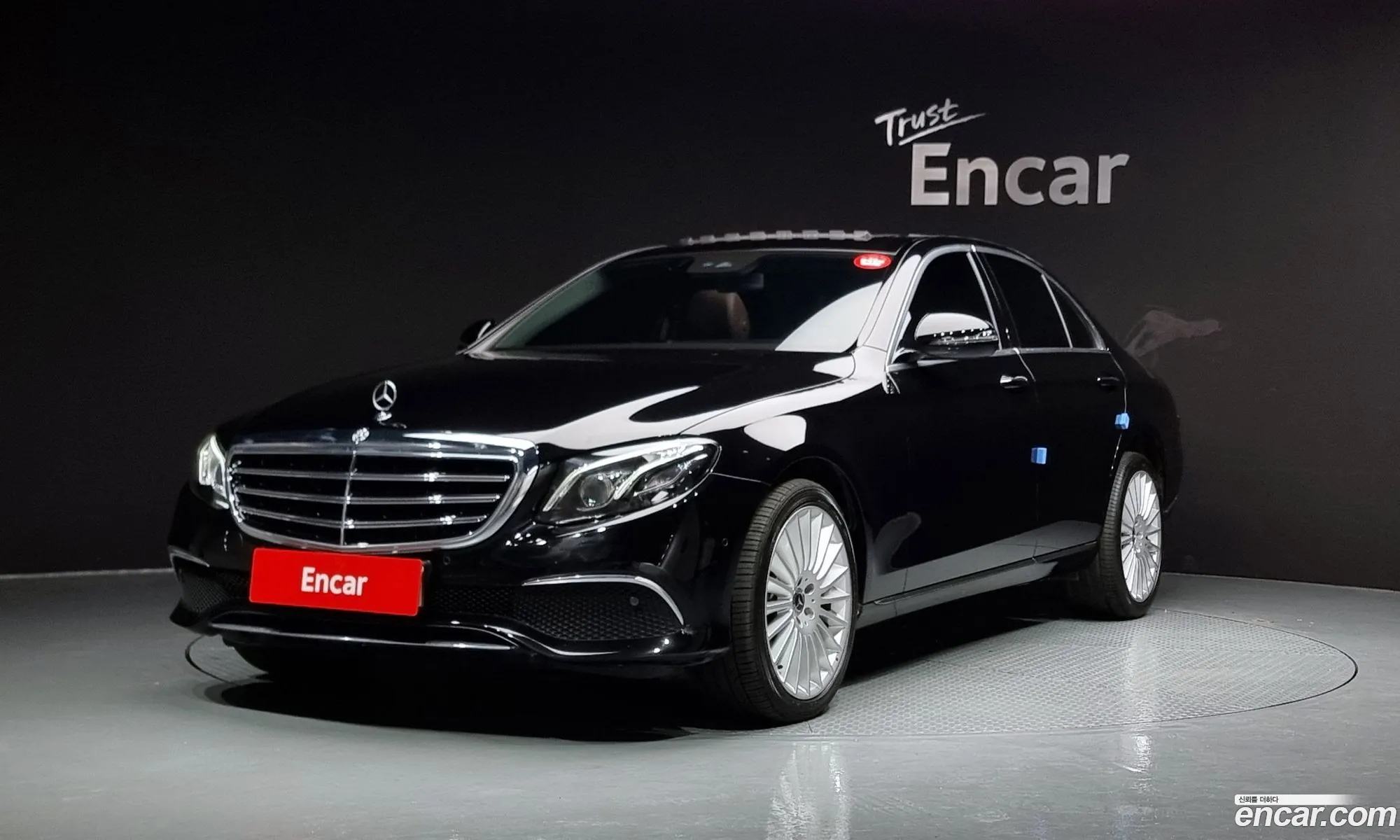 Benz E-Class W213 E220D 4Matic Exclusive - фотография 19123115
