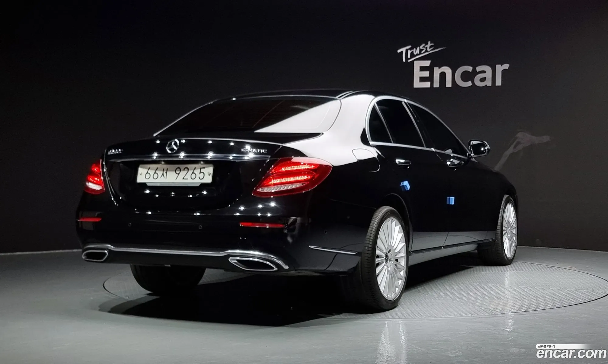 Benz E-Class W213 E220D 4Matic Exclusive - фотография 19123116