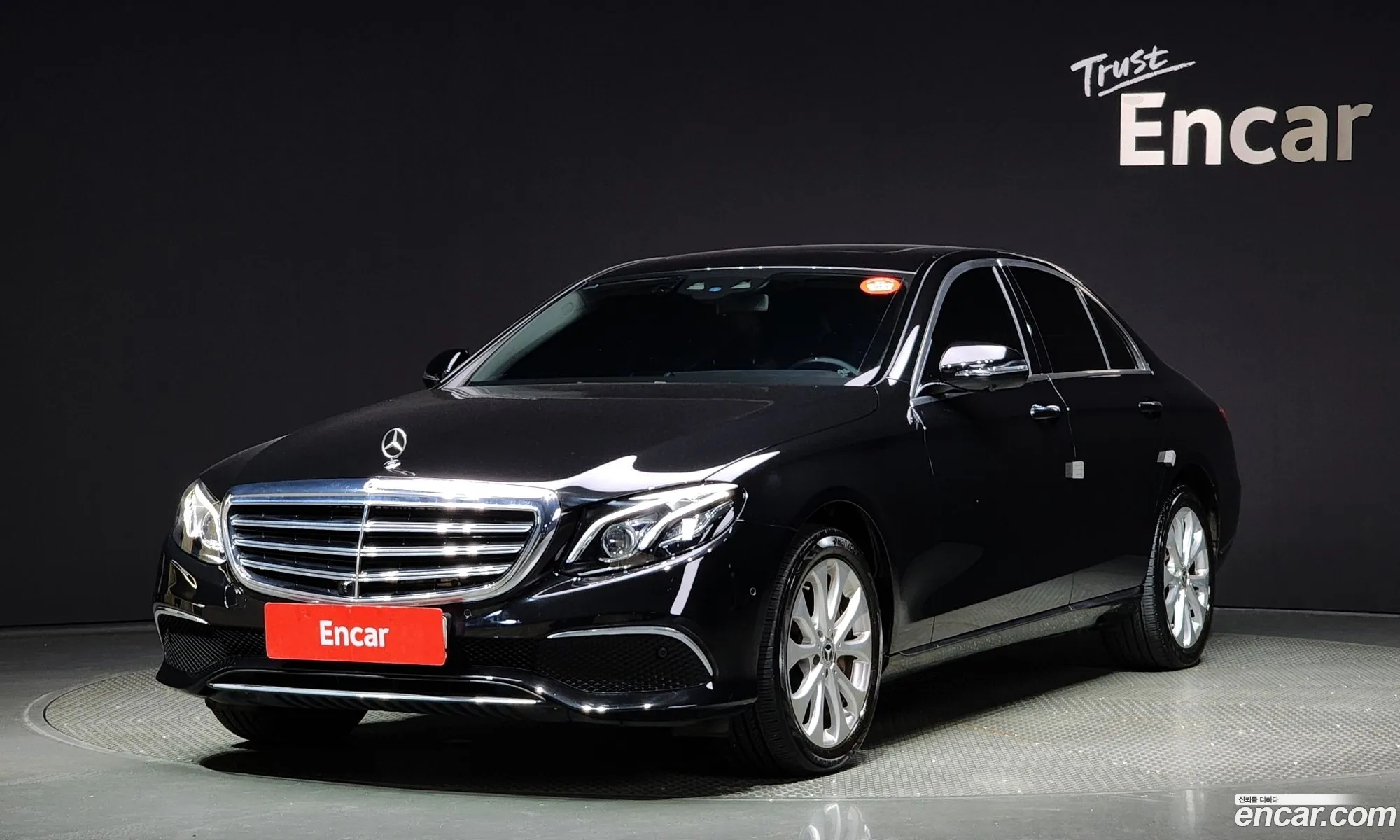 Mercedes E-Class W213 E300 Exclusive - фотография 19128688