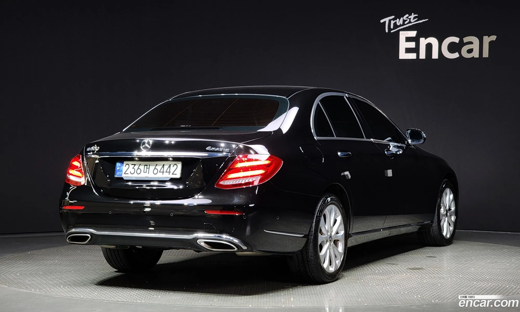 Mercedes E-Class W213 E300 Exclusive - фотография 19128689