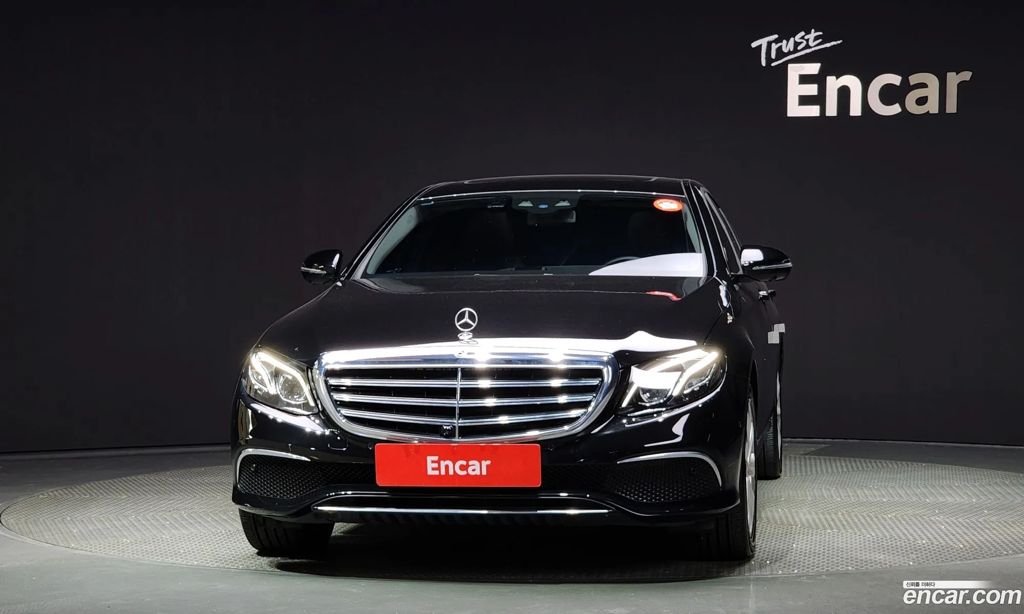 Mercedes E-Class W213 E300 Exclusive - фотография 19128690