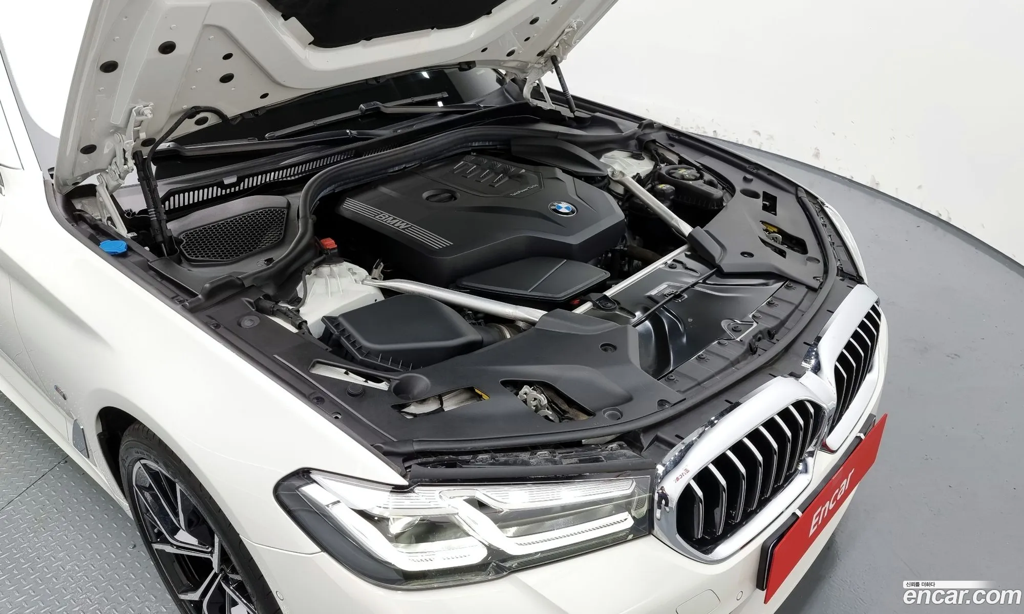 BMW 5 Series G30 530I M Sports - фотография 18125691