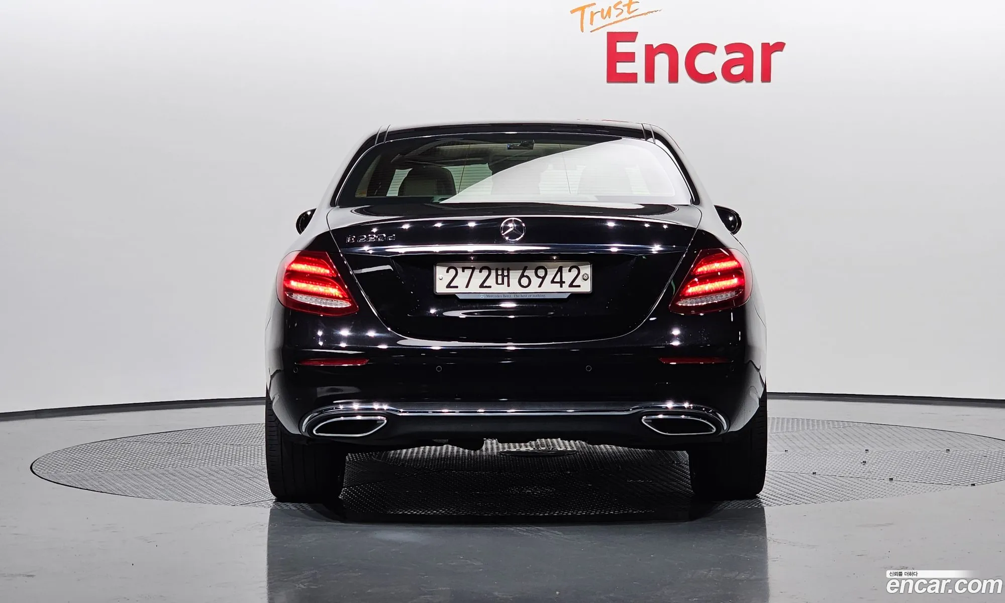 Benz E-Class W213 E220D Avantgarde - фотография 19130937