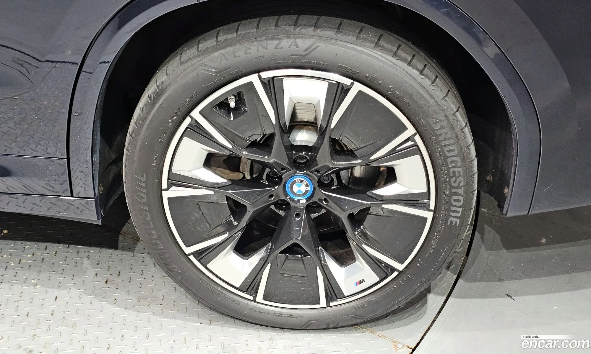 BMW Ix3 M Sport - фотография 6965928