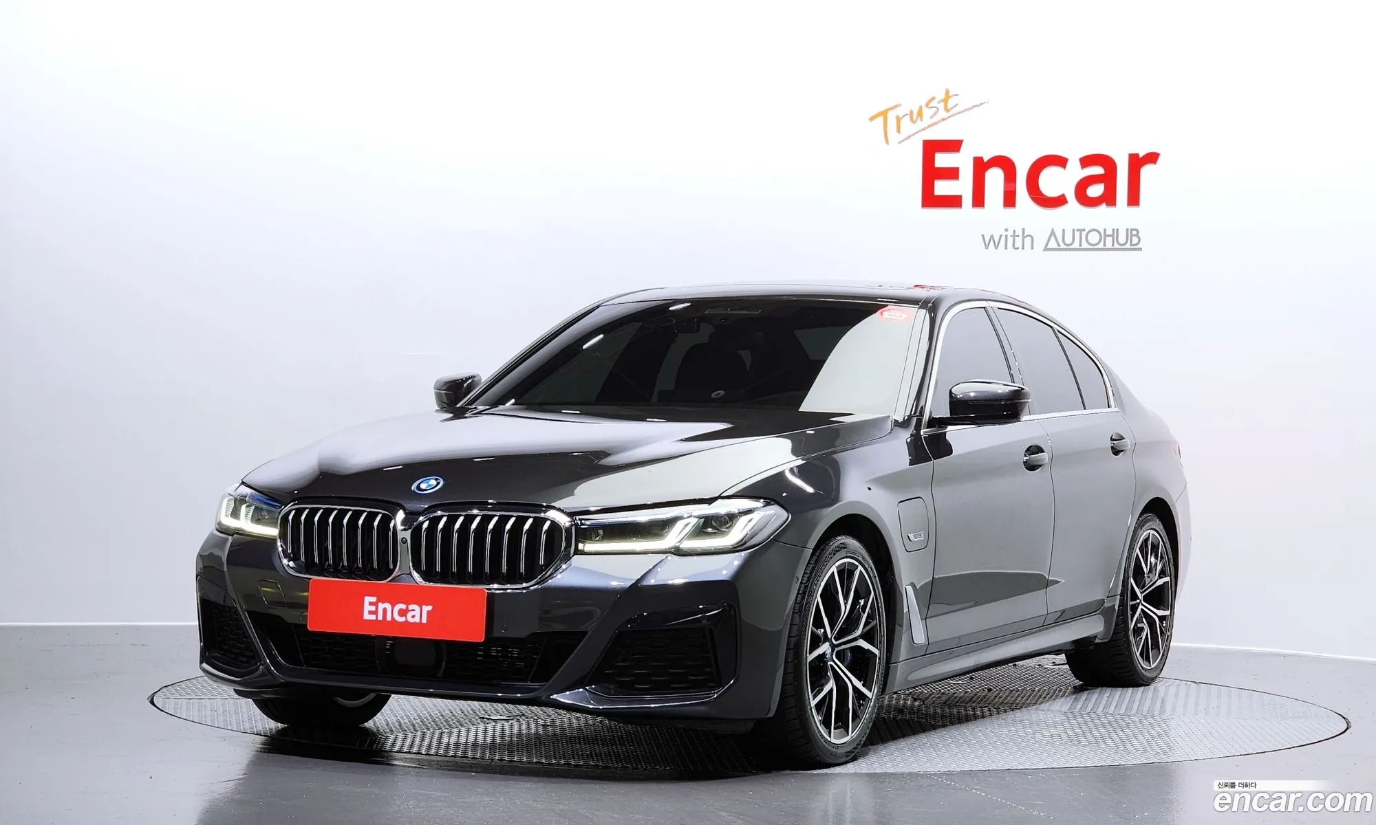 BMW 5 Series G30 530E M Sports - фотография 7035831