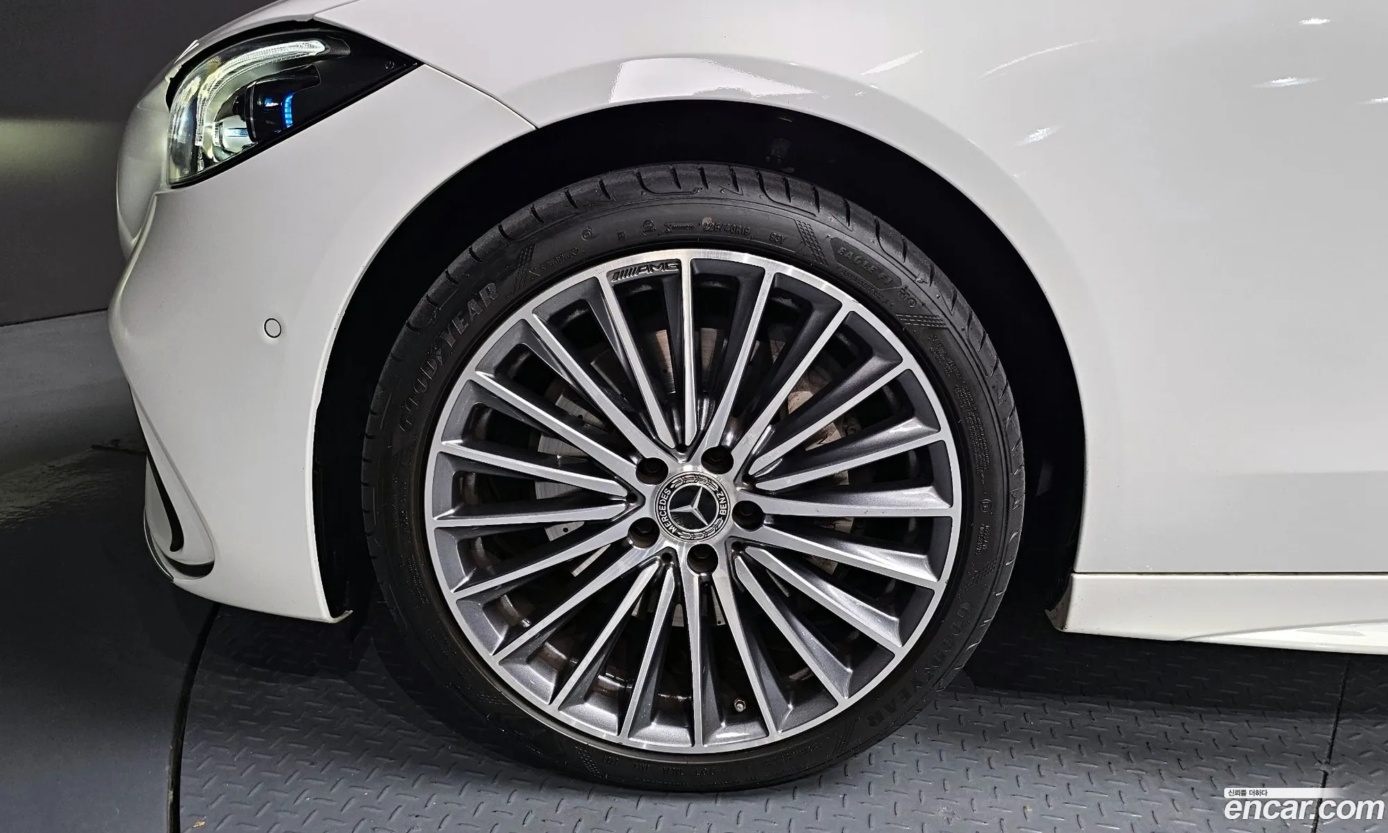Mercedes C-Class W206 C300 Amg Line - фотография 19181399