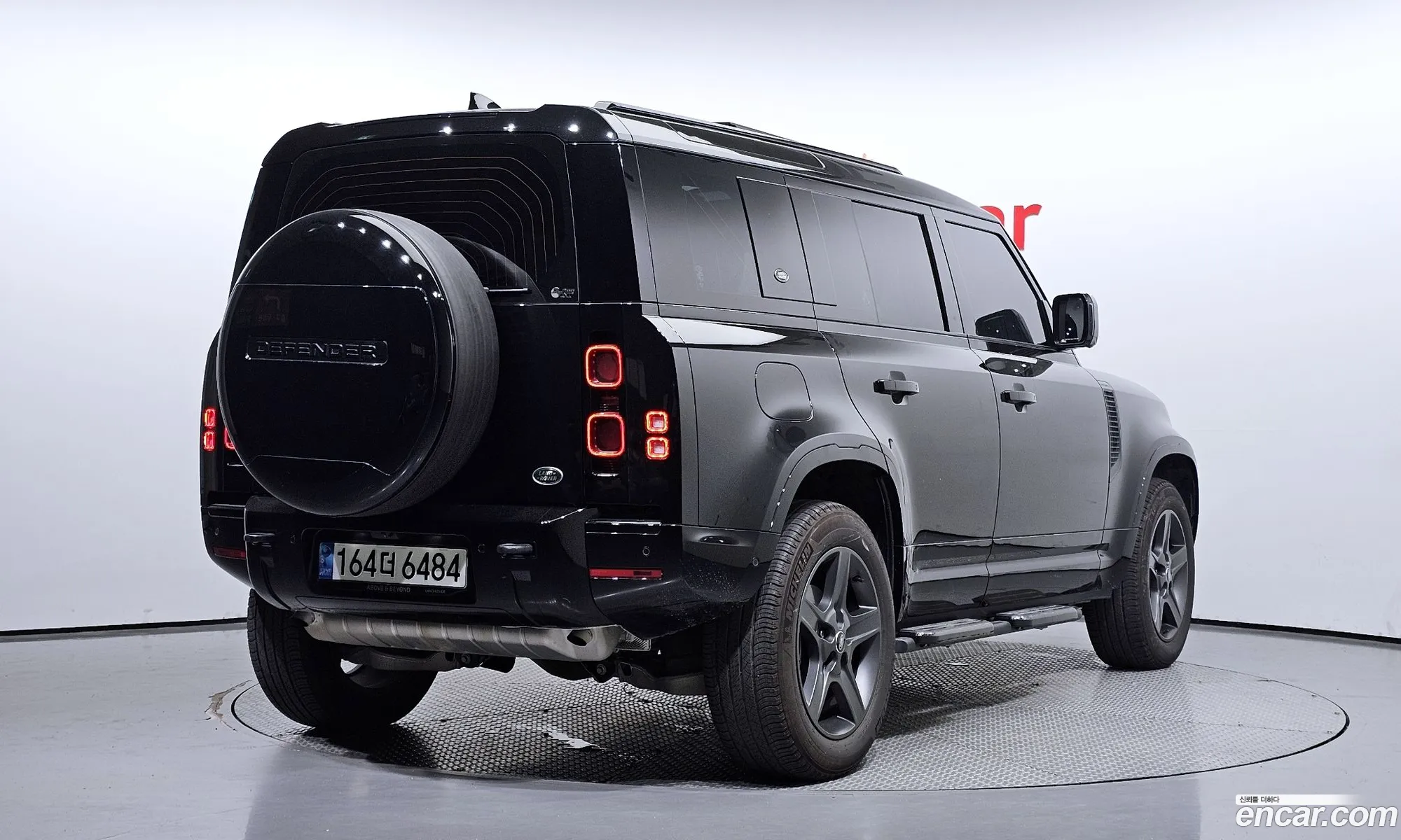 Land Rover Defender L663 110 P300 X-Dynamic Se - фотография 7188628