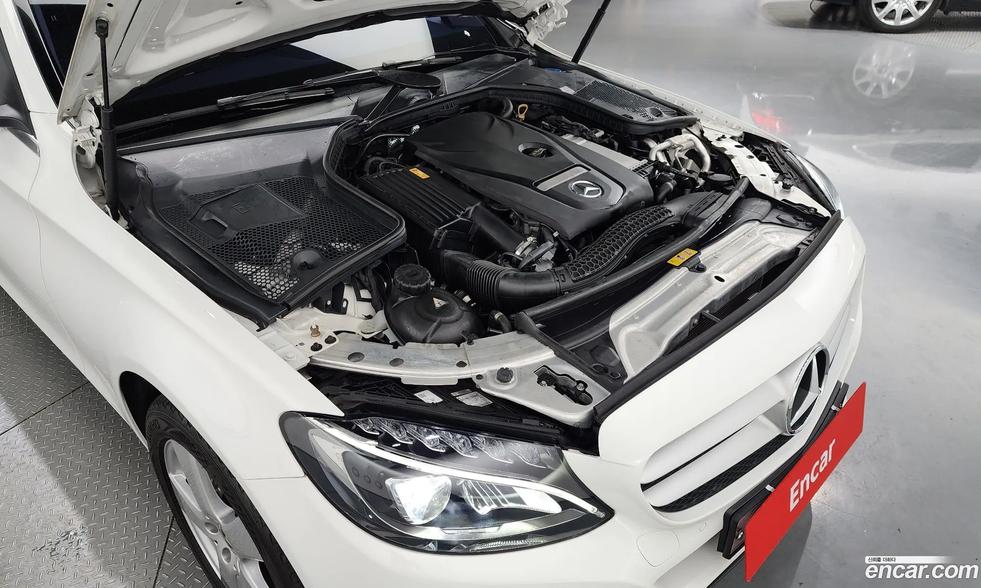 Mercedes C-Class W205 C200 - фотография 19124335