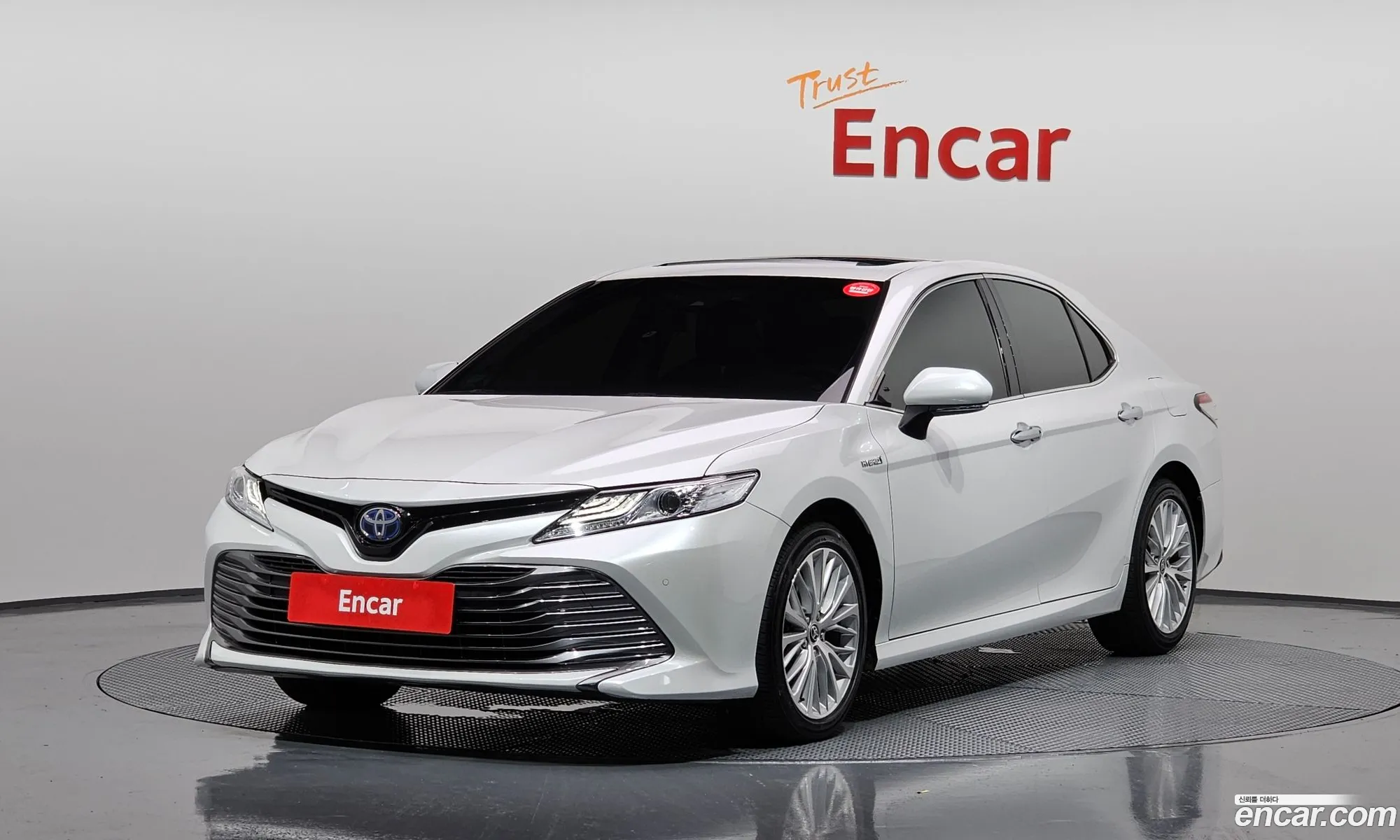 Toyota Camry Xv70 25 Xle Hybrid - фотография 15359090