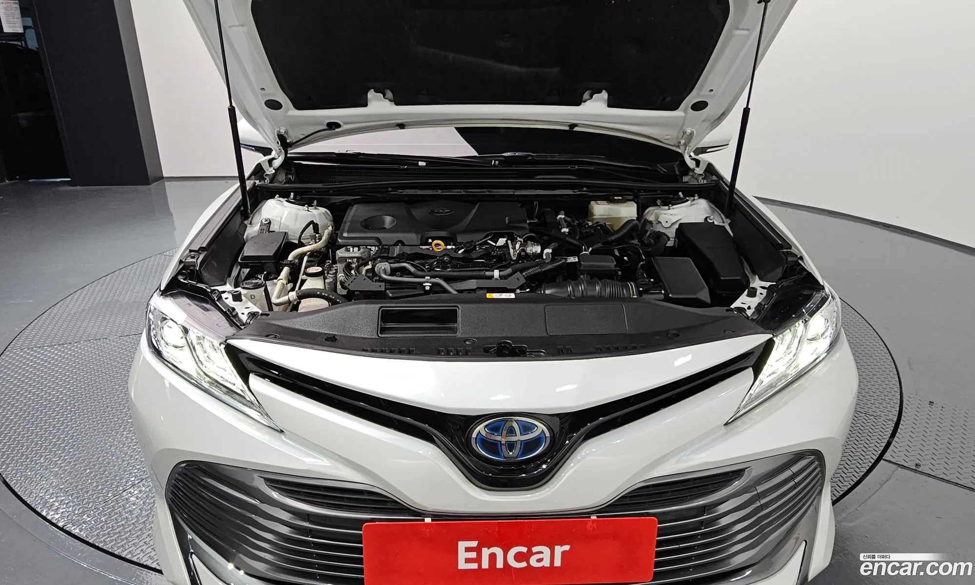 Toyota Camry Xv70 25 Xle Hybrid - фотография 15359095