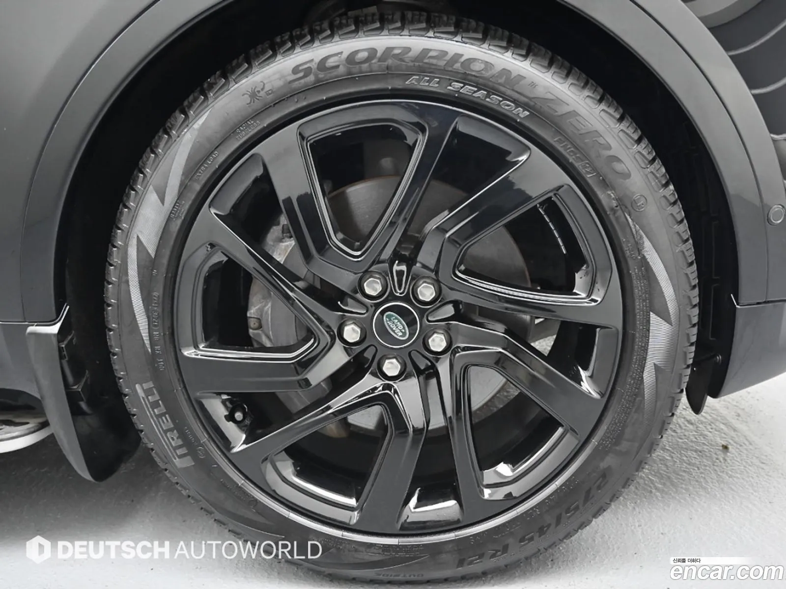 Land Rover Discovery 5 P360 R-Dynamic Se - фотография 7225996