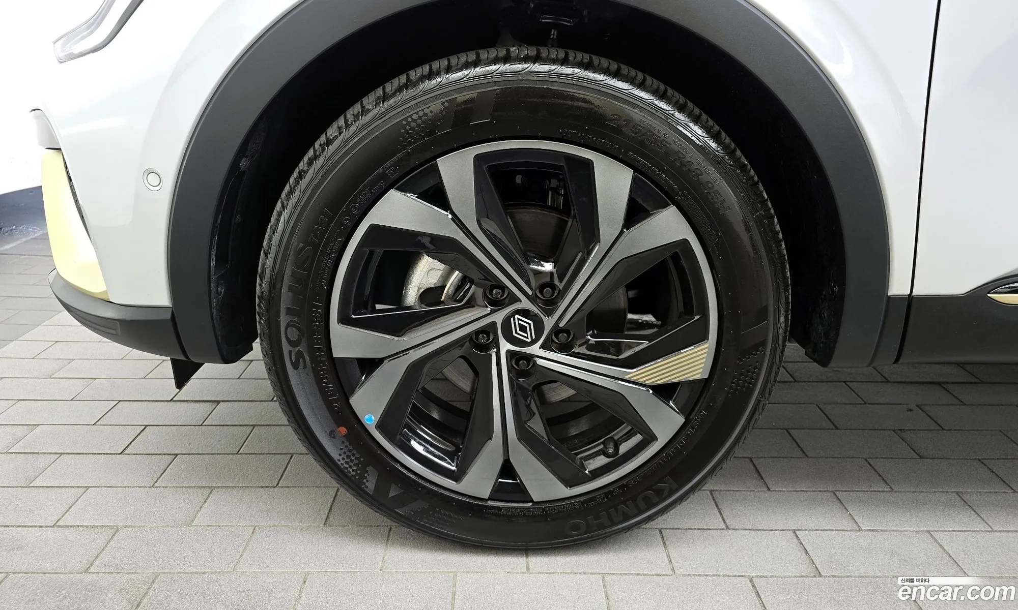 Renault Korea Samsung Arcana 16 E-Tech Iconic Design Package - фотография 6465089