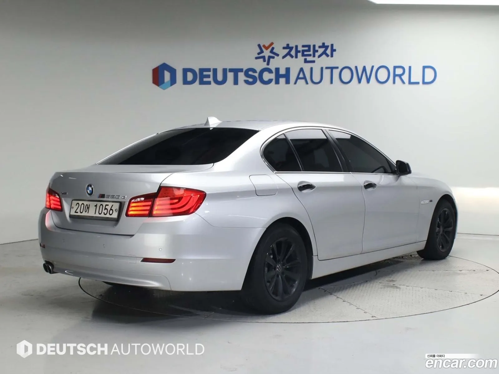 BMW 5 Series F10 520D - фотография 18659295
