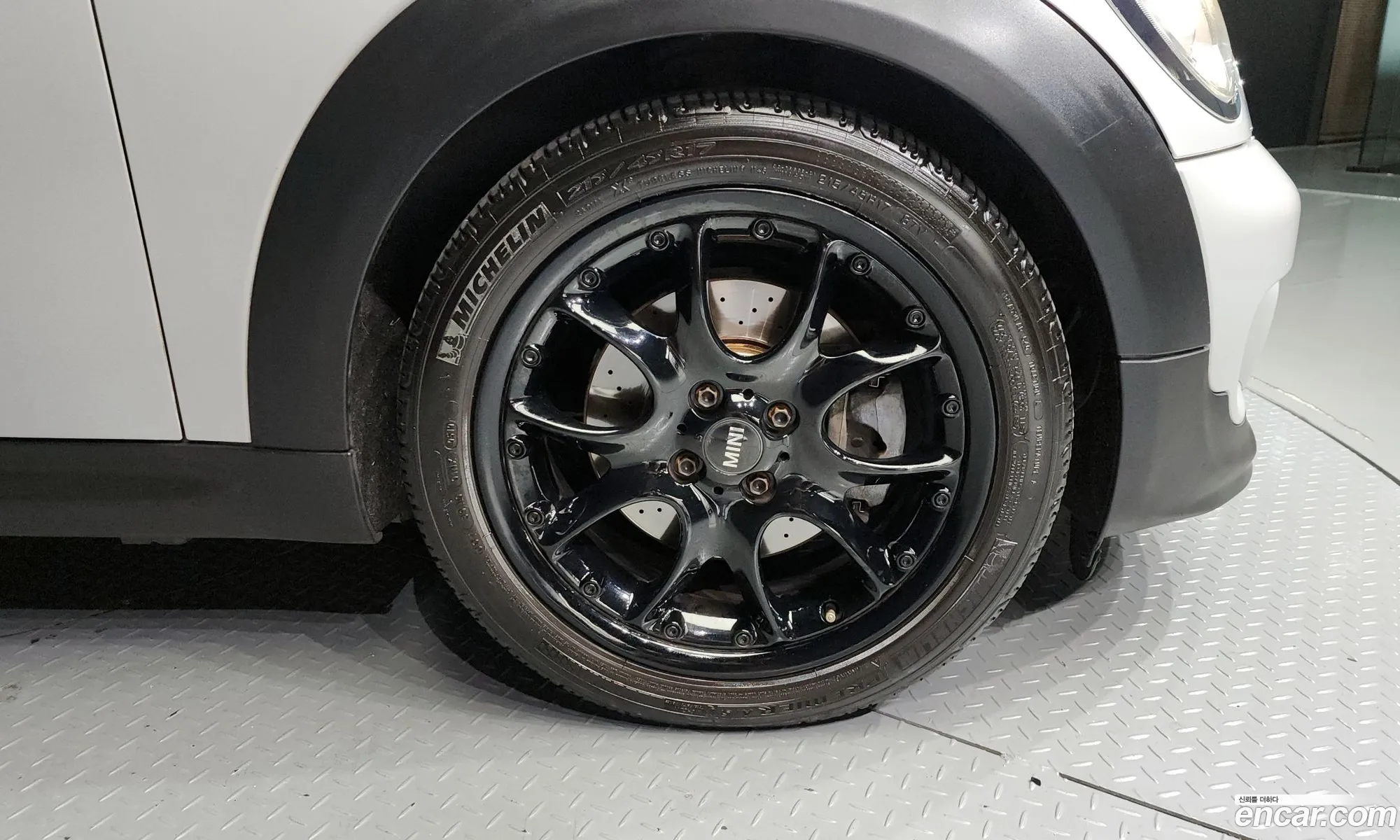 Mini Cooper S Coupe 16 - фотография 10995254