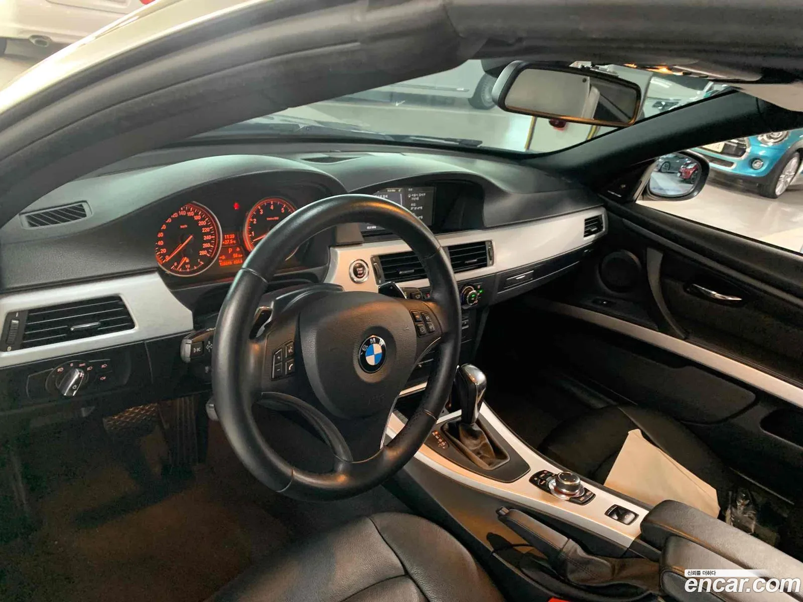 BMW 3 Series E90 328I Convertible - фотография 6615538