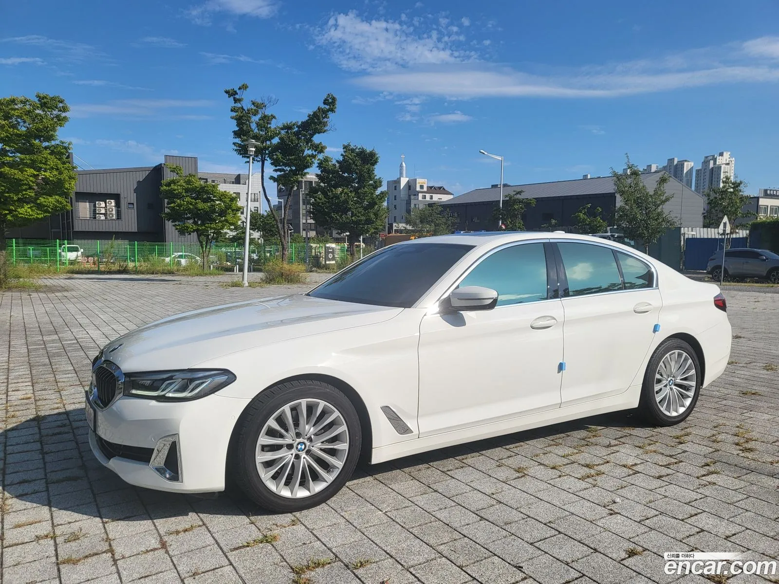 BMW 5 Series G30 520I Luxury - фотография 17963611