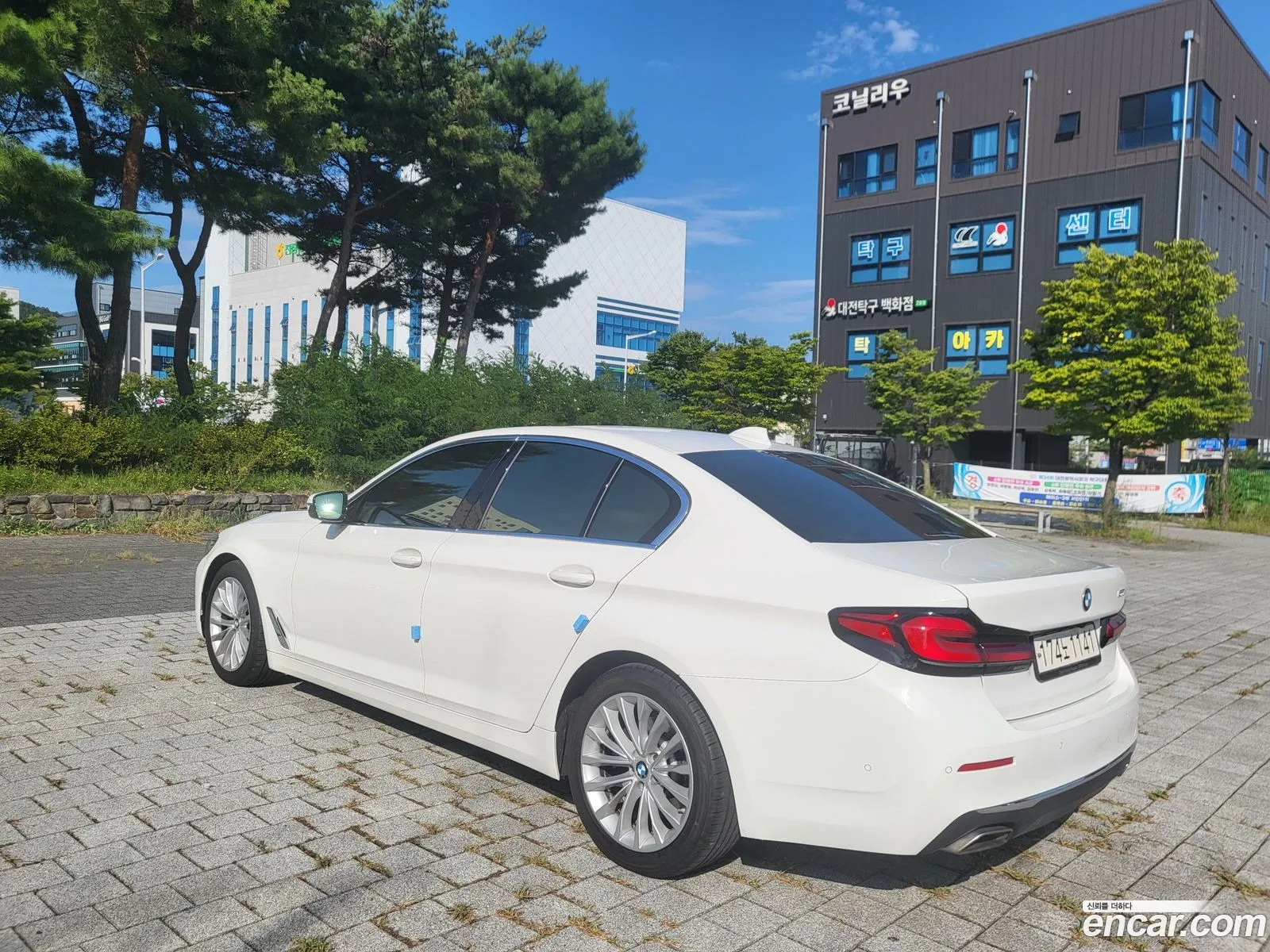 BMW 5 Series G30 520I Luxury - фотография 17963615