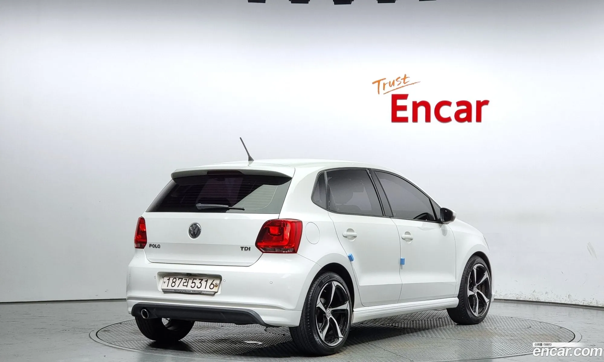 Volkswagen Polo 16 Tdi R-Line 5Th Generation - фотография 7937538