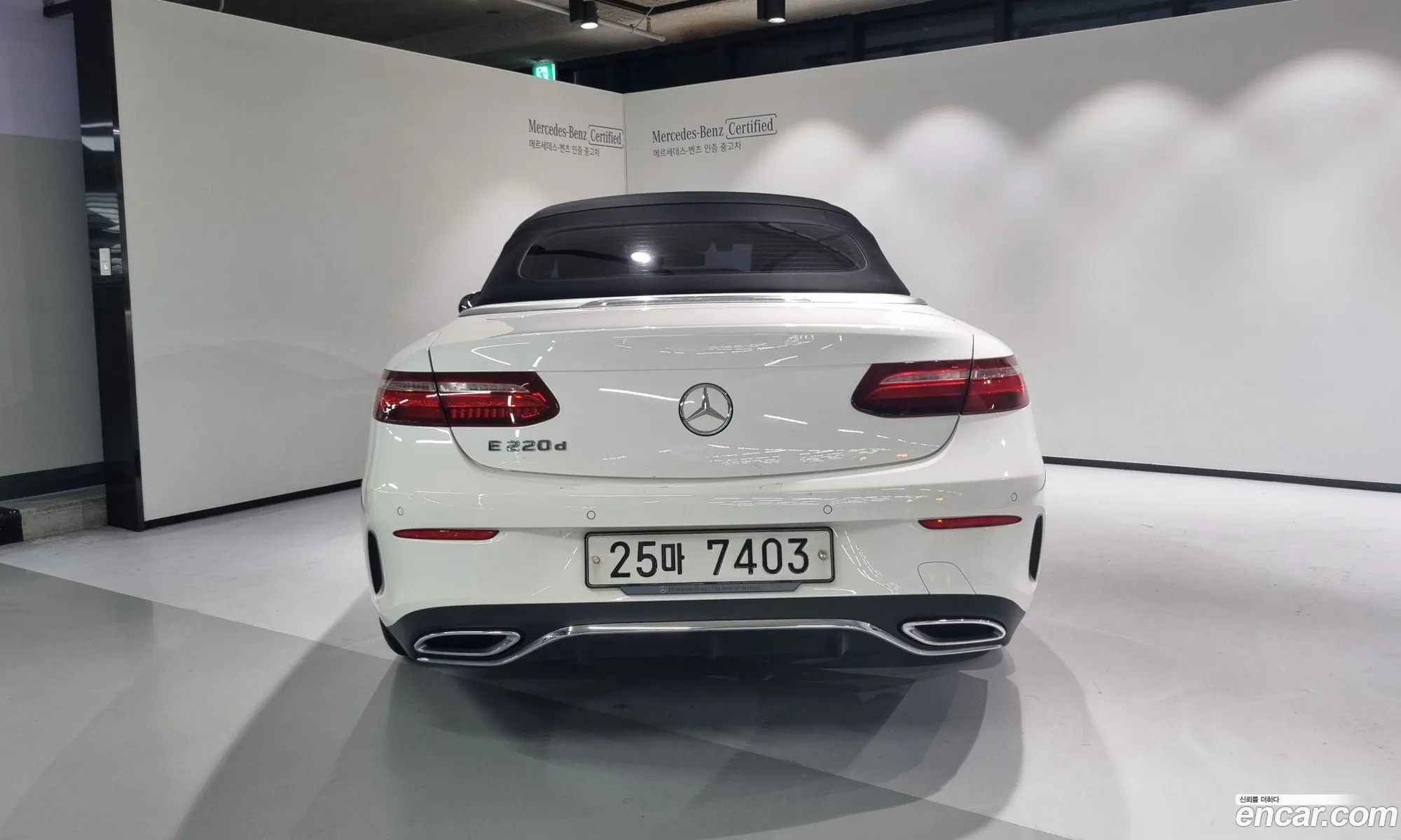Benz E-Class W213 E220D Cabriolet - фотография 19070352