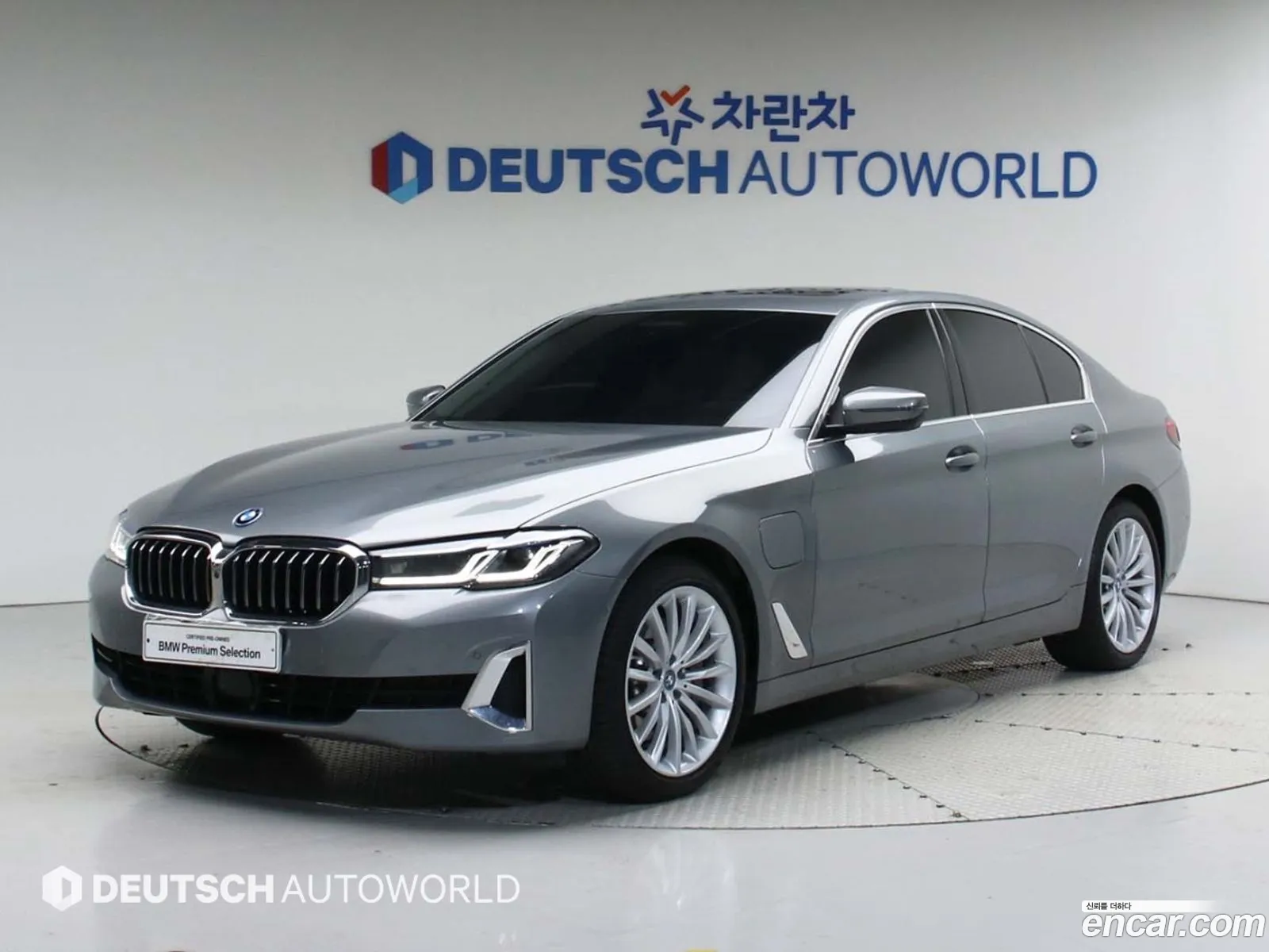 BMW 5 Series G30 530E Luxury - фотография 5682530