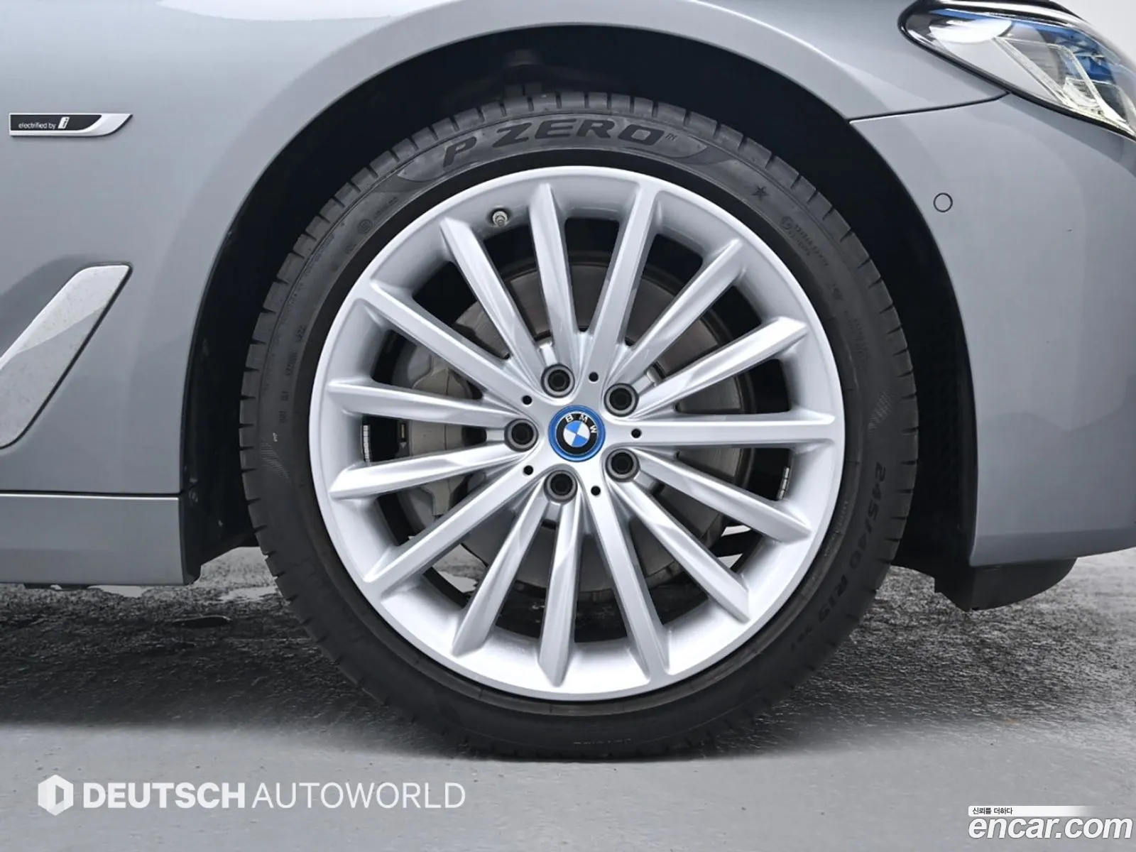 BMW 5 Series G30 530E Luxury - фотография 5682534