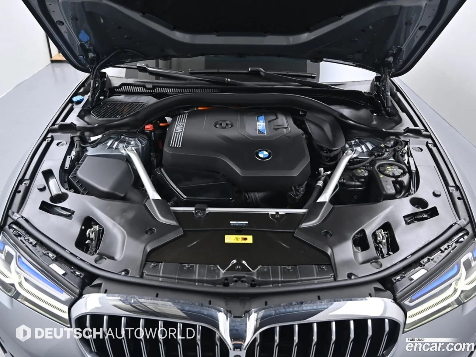 BMW 5 Series G30 530E Luxury - фотография 5682535