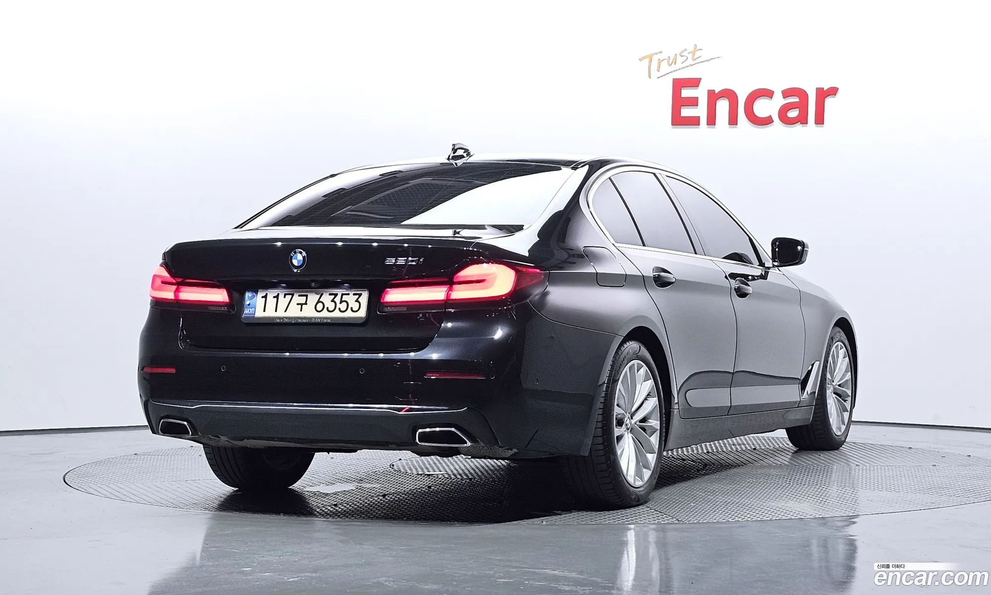 BMW 5 Series G30 520I Luxury - фотография 6520122