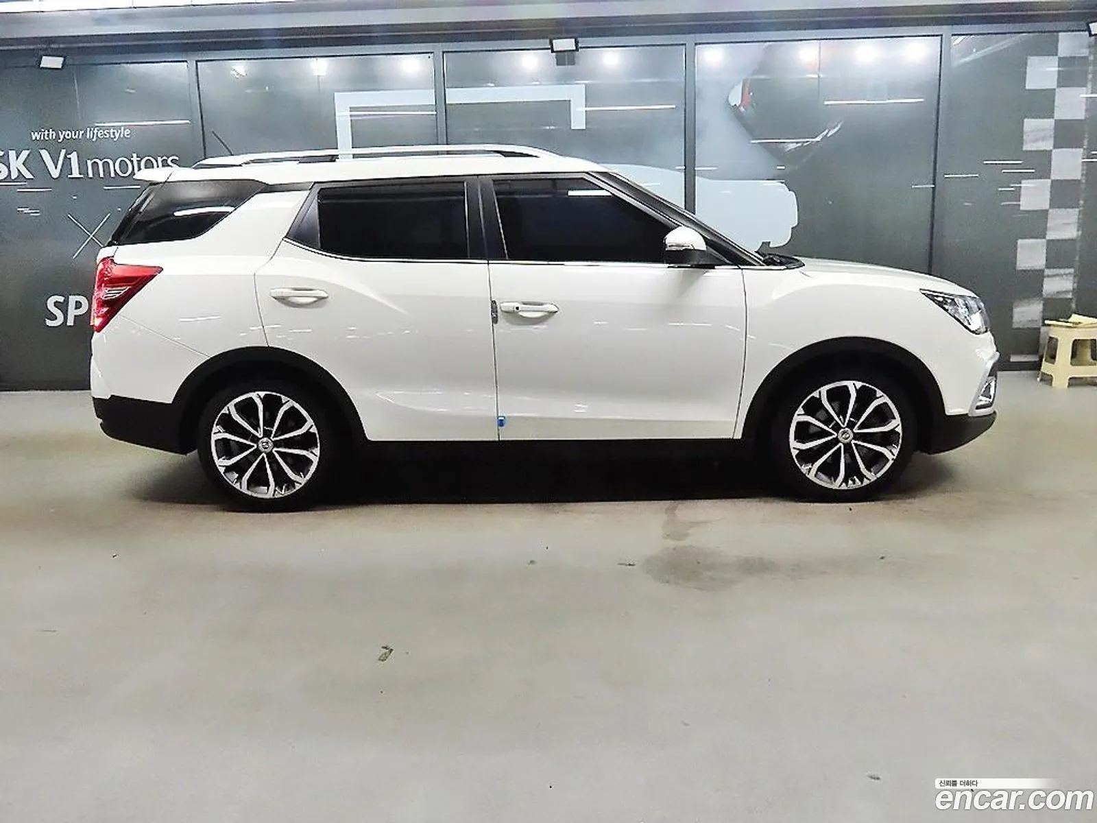 Kg Mobility Ssangyong Tivoli Air Diesel Ax 2Wd - фотография 5828331