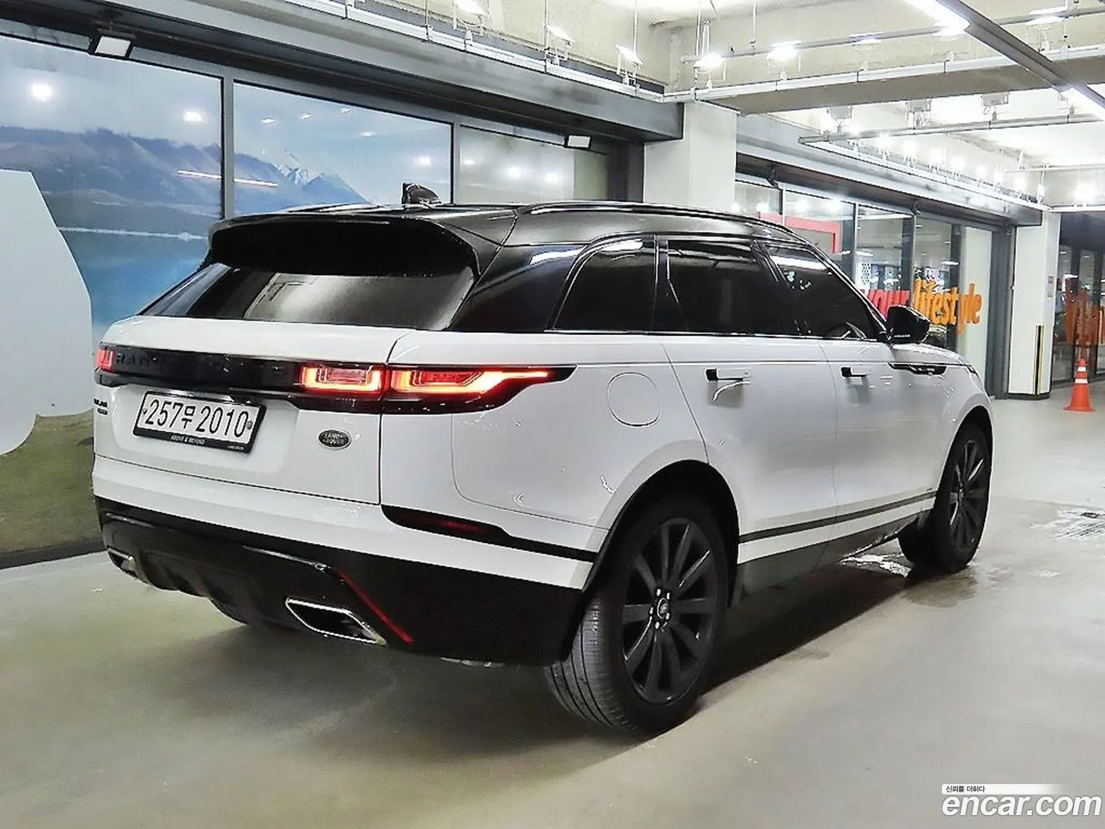 Land Rover Range Rover Velar 30 D300 R-Dynamic Hse - фотография 6996973