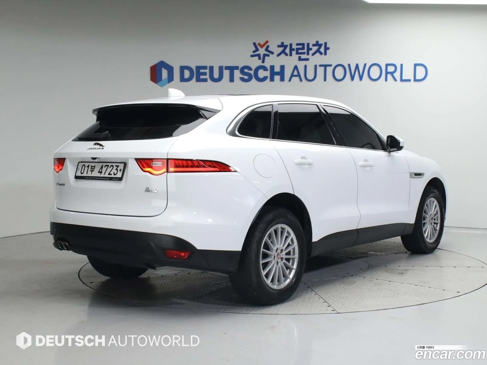Jaguar F-Pace 20D Prestige - фотография 3939032