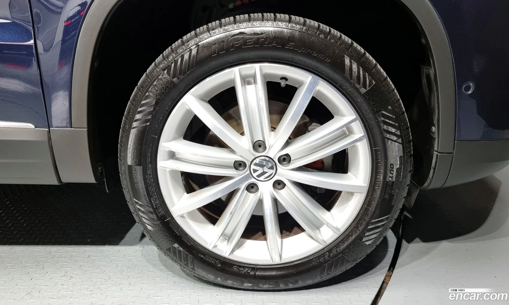 Volkswagen New Tiguan 20 Tdi Premium 5N - фотография 8317441